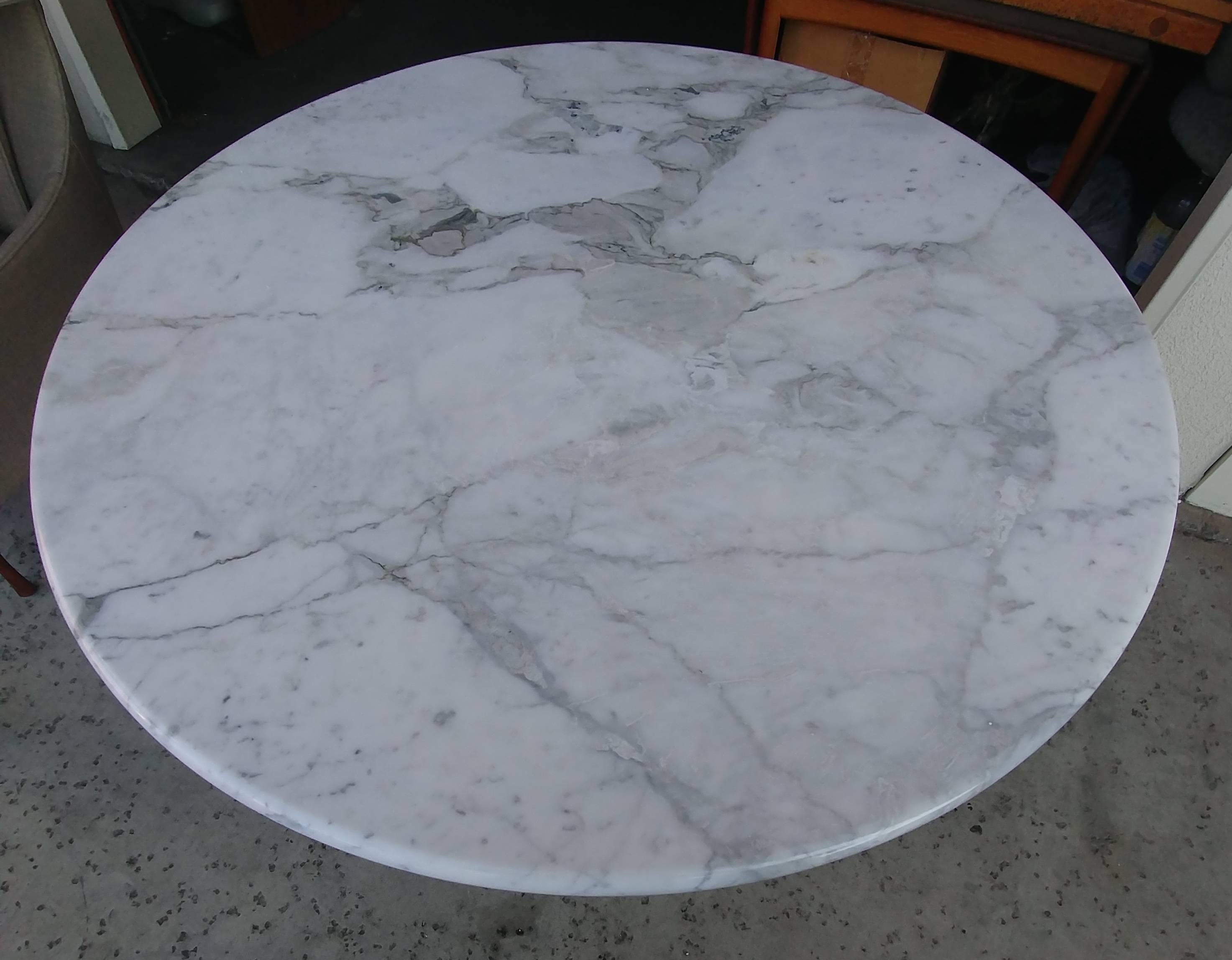 Modern Angelo Mangiarotti Round Carrara Marble Dining Table