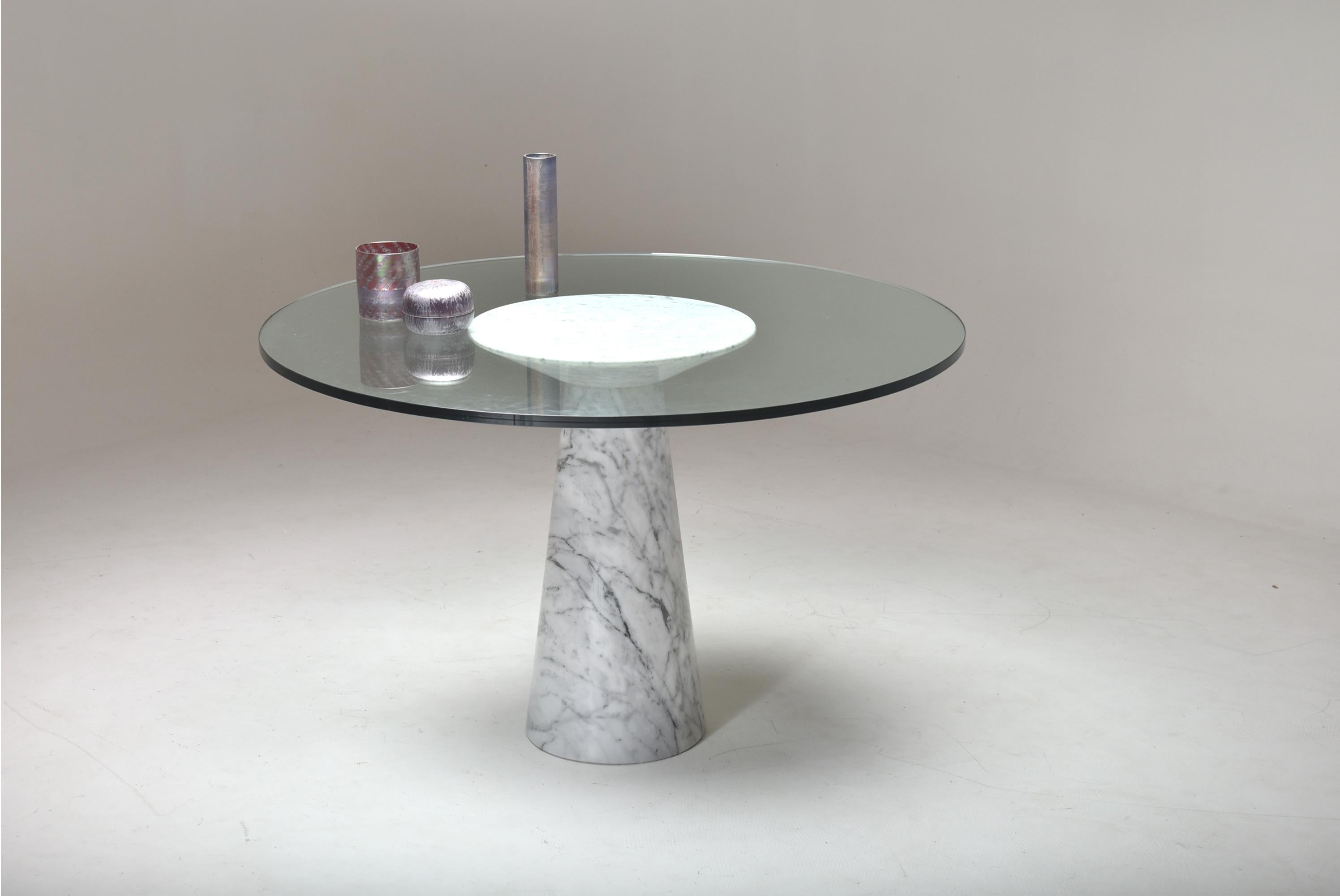 Poli Table de salle à manger ronde à piédestal Angelo Mangiarotti, marbre et verre, Italie, 1970 en vente