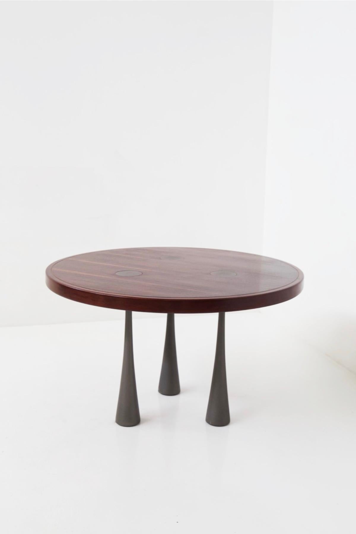 Angelo Mangiarotti Round Table in Wood and Nickel-Plated Brass 4