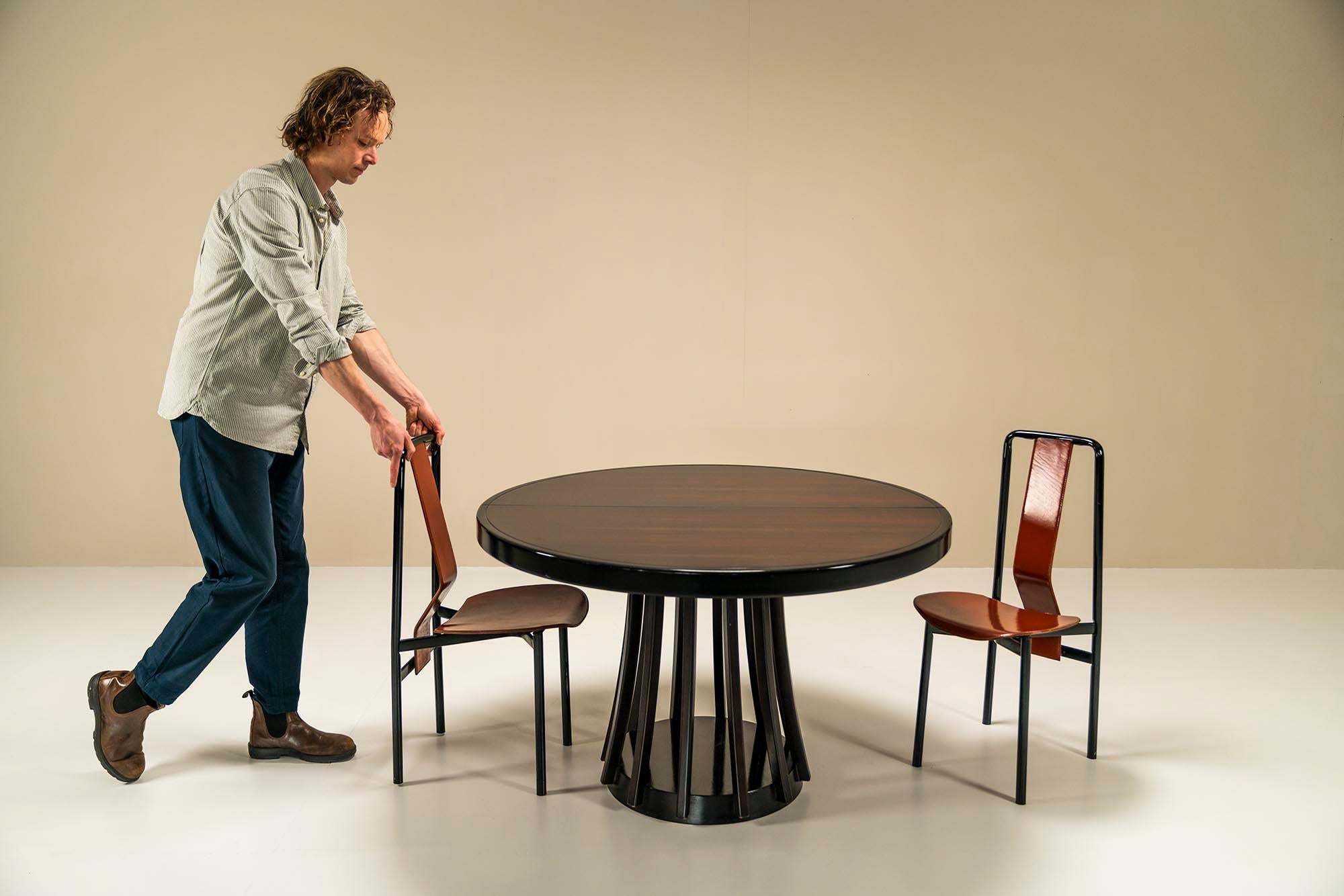 Angelo Mangiarotti 'S11' Round Dining Table in Ebony, Italy, 1970s For Sale 1