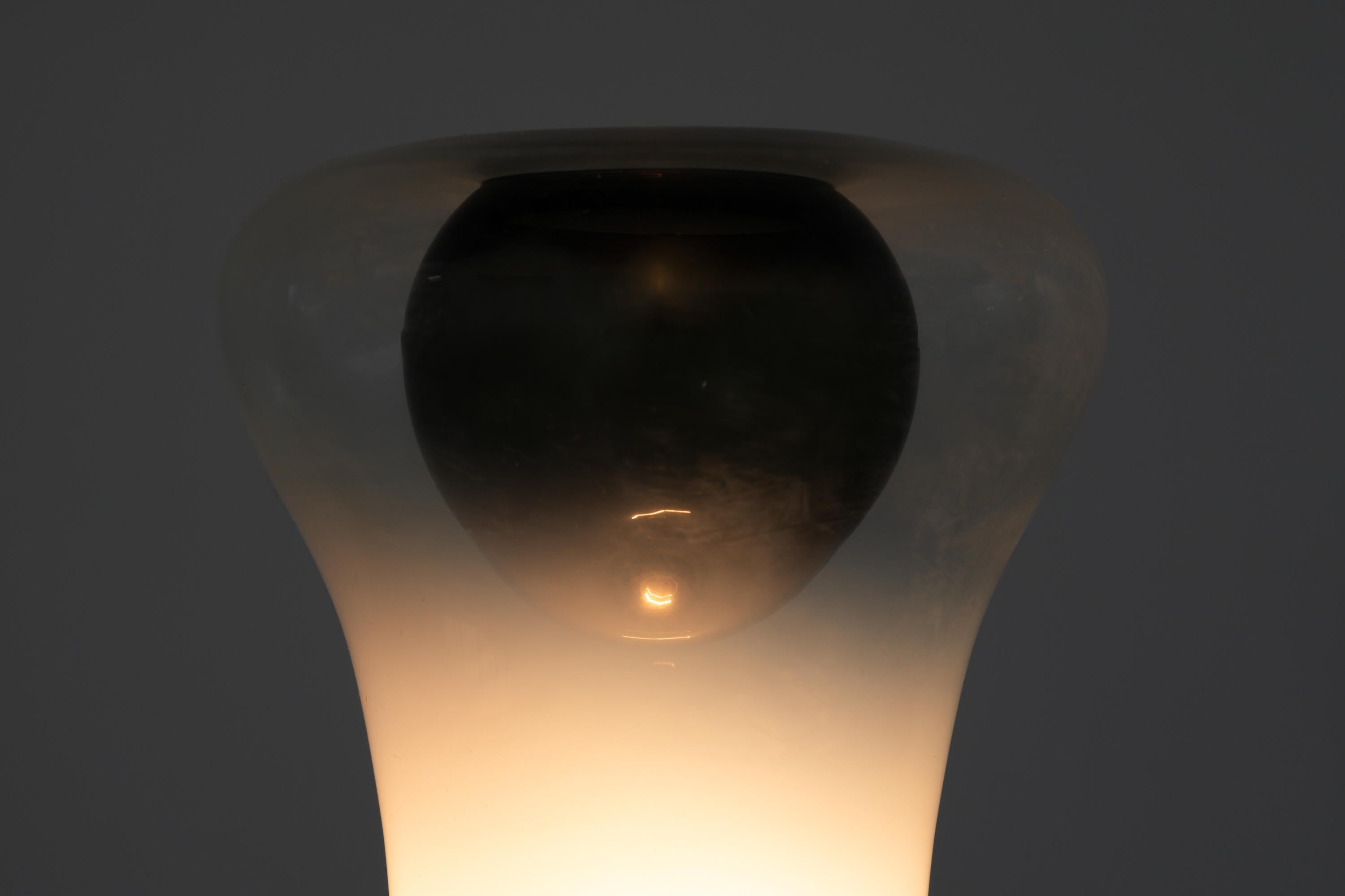 Angelo Mangiarotti Saffo Table Lamp in Blown Glass for Artemide, 1970 In Good Condition In Montecatini Terme, IT