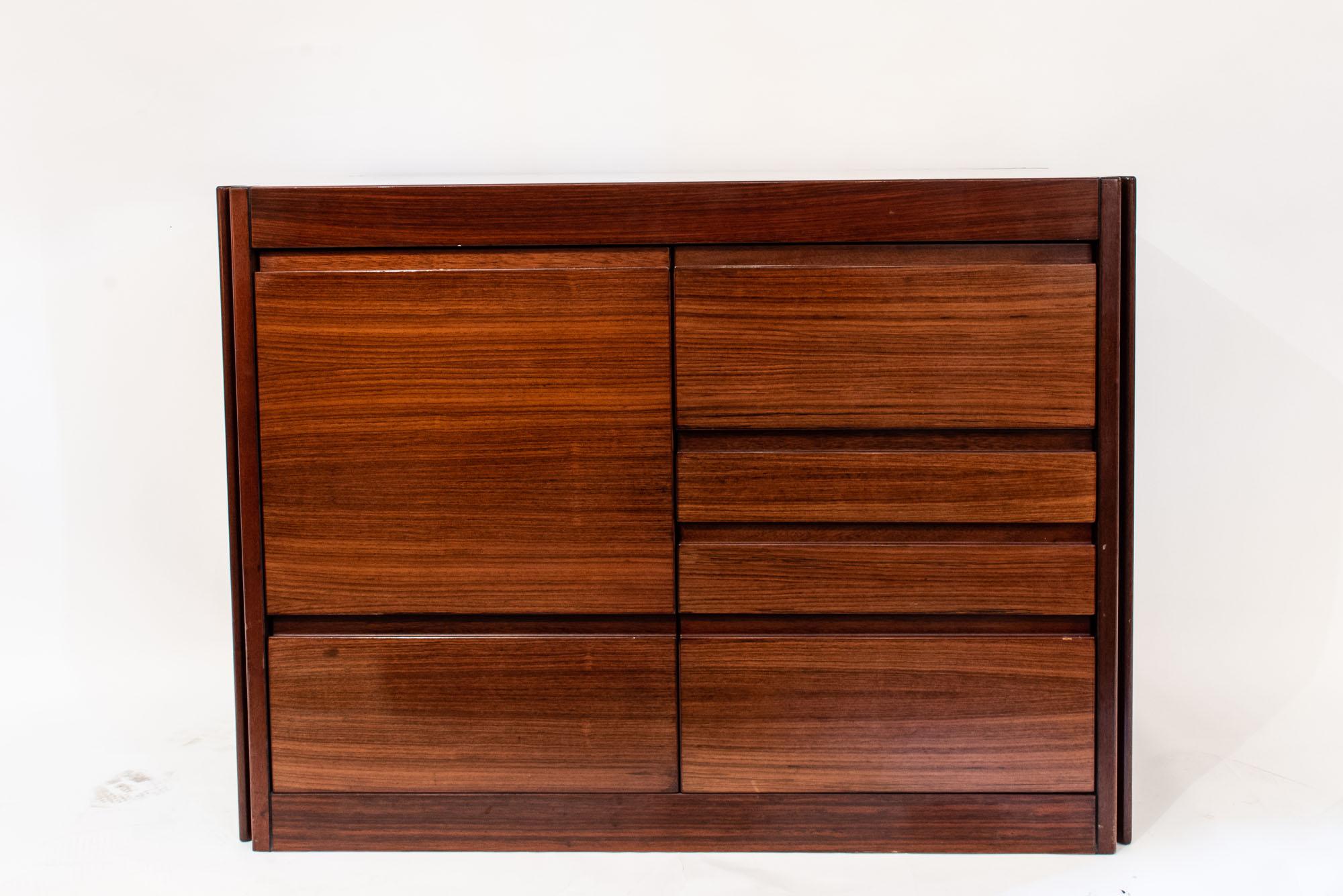 Angelo Mangiarotti, sideboard, dry bar,
wood and marble,
circa 1970, France.
Measures: Height 70 cm, width 95 cm, depth 48 cm.