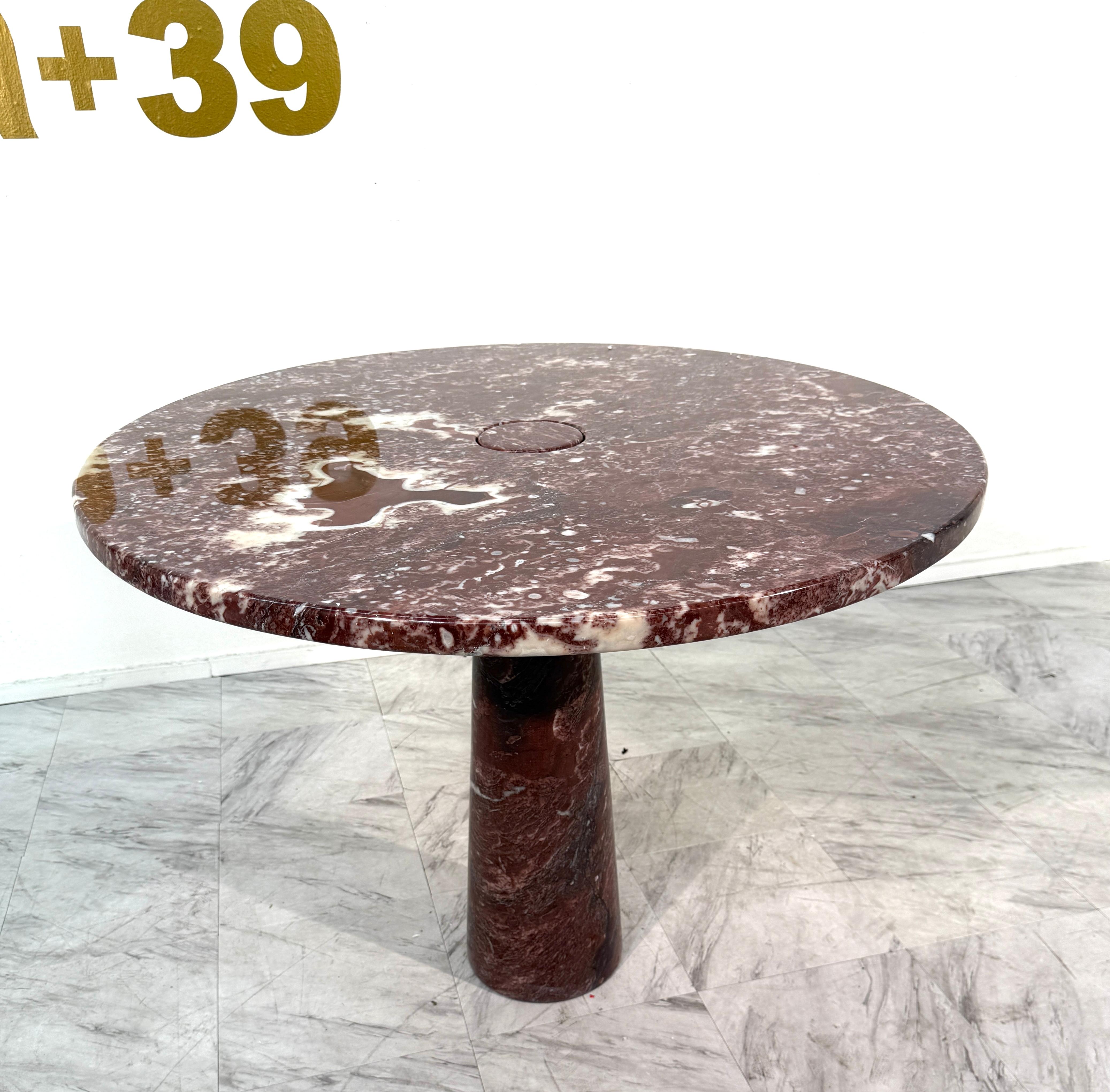Esta exquisita mesa de comedor redonda 