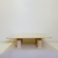 Table basse carrée en travertin Angelo Mangiarotti, années 1970