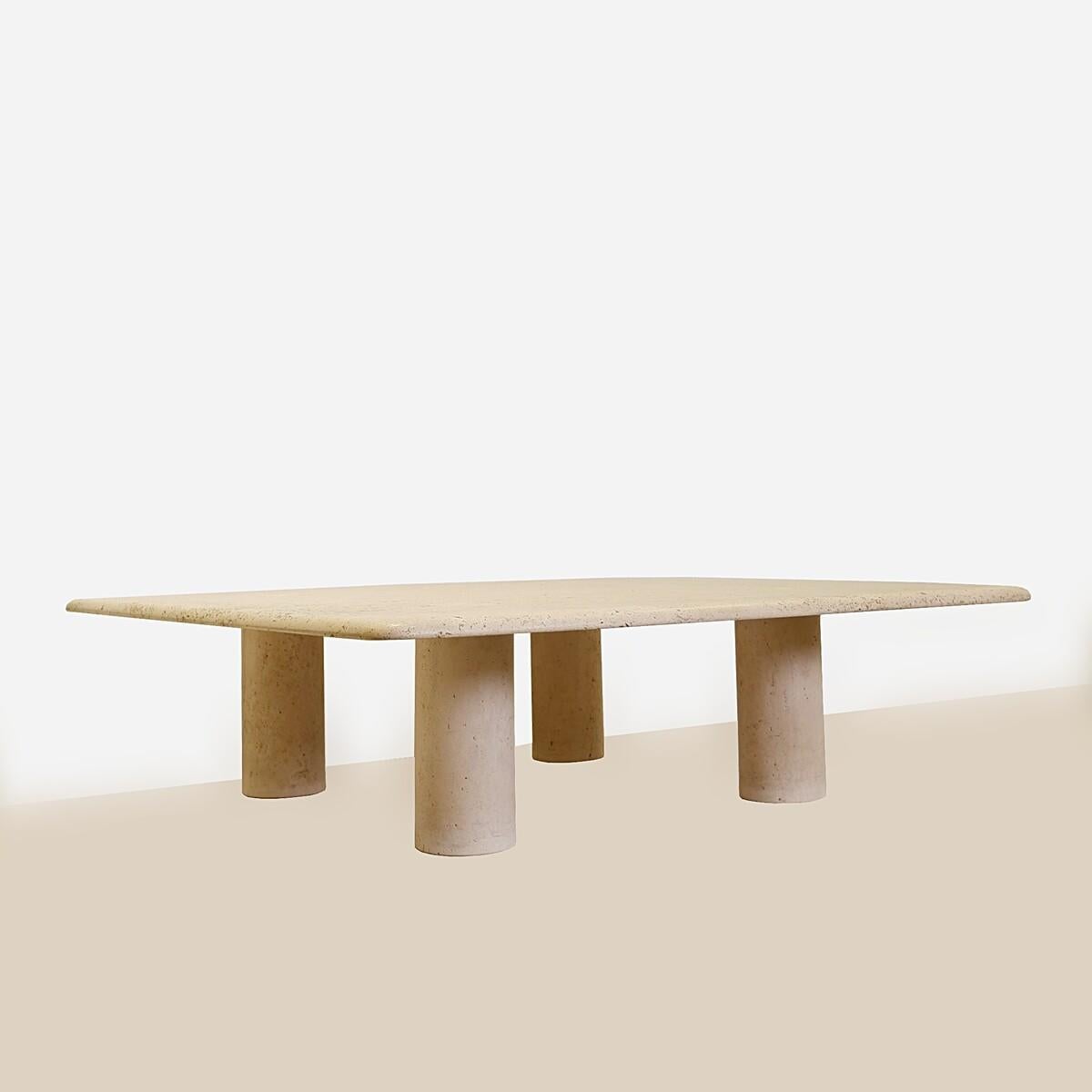Angelo Mangiarotti Quadratischer Couchtisch aus Travertin - 1970er Jahre im Angebot 2