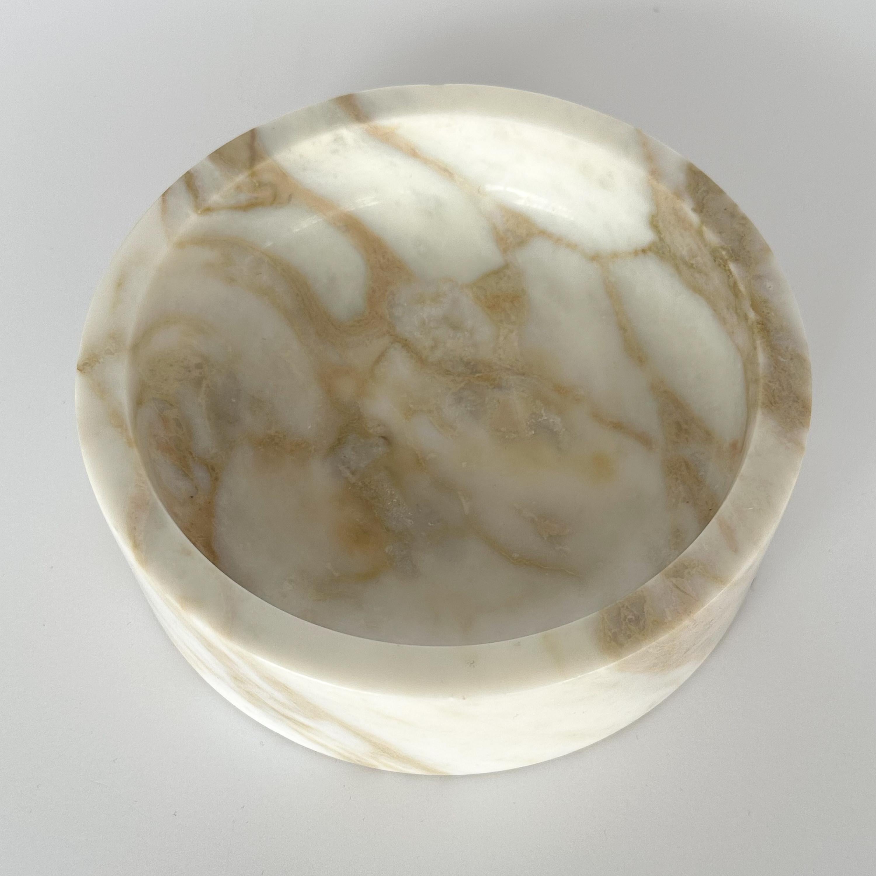 Angelo Mangiarotti style white marble modern bowl, Italy circa 1970s.  Solid carved Calcutta Gold marble (off white marble with tan and grey veining).  Unmarked.  Measures:  6.5