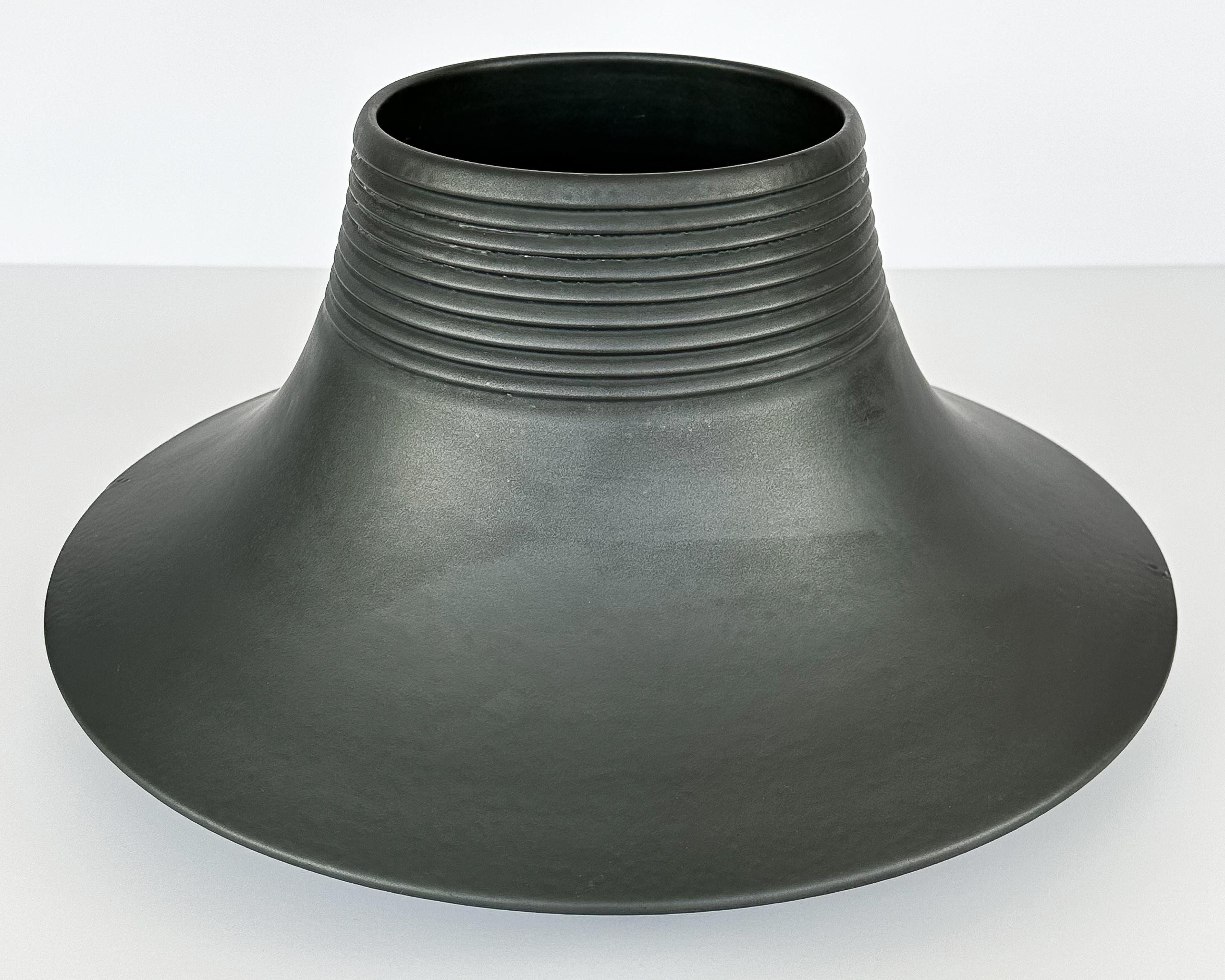 Vernissé Vase en céramique Vesuvio d'Angelo Mangiarotti pour Gabbianelli en vente