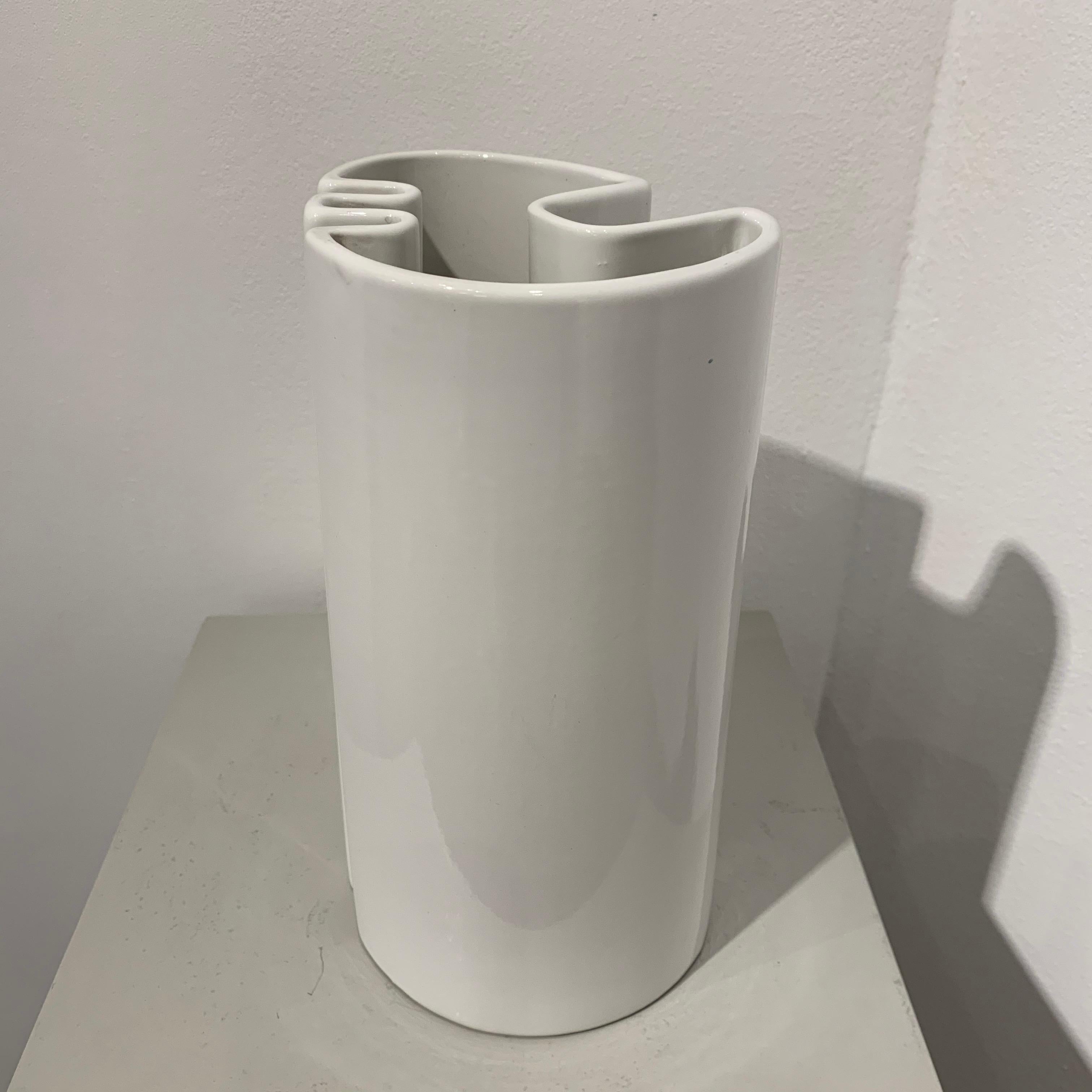 Fratelli Brambilla is the manufacture which produced the vase designed by Angelo Mangiarotti in the 1960s. The shape is irregular, free. Old sticker of Frattelli Brambilla missing, trace of old glue that can be removed. The mark is apparent.