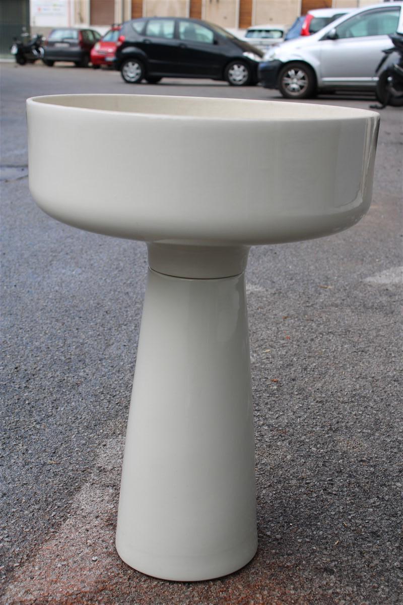 Angelo Mangiarotti white porcelain plant holder for Brambrilla brothers 1960s For Sale 3