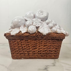 Angelo Morelli - Scultura di cesto di frutta in ceramica italiana, anni '70