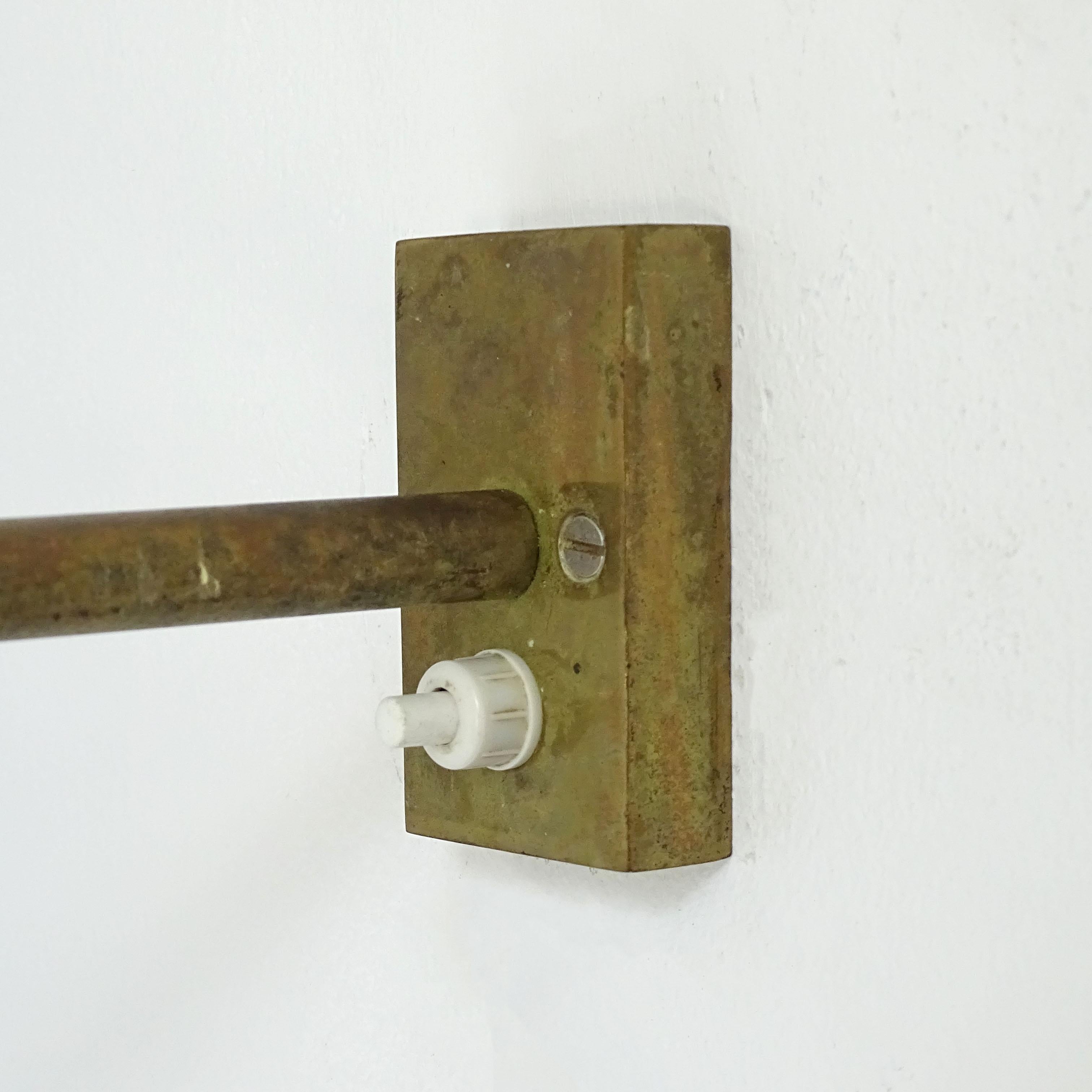 Laqué Angelo Ostuni Applique jaune réglable pour Oluce, Italie, années 1950 en vente