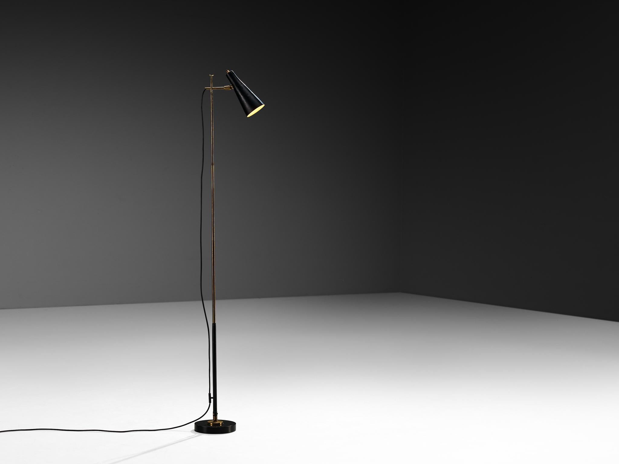 Angelo Ostuni et Renato Forti pour O-Luce, lampe de table et lampadaire, modèle '201', acier revêtu, laiton revêtu, aluminium revêtu, laiton, Italie, 1949

Le duo de designers Angelo Ostuni et Renato Forti a travaillé pour O-Luce pendant la période