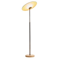 Angelo Ostuni pour O-Luce Lampadaire '344' en laiton et aluminium émaillé