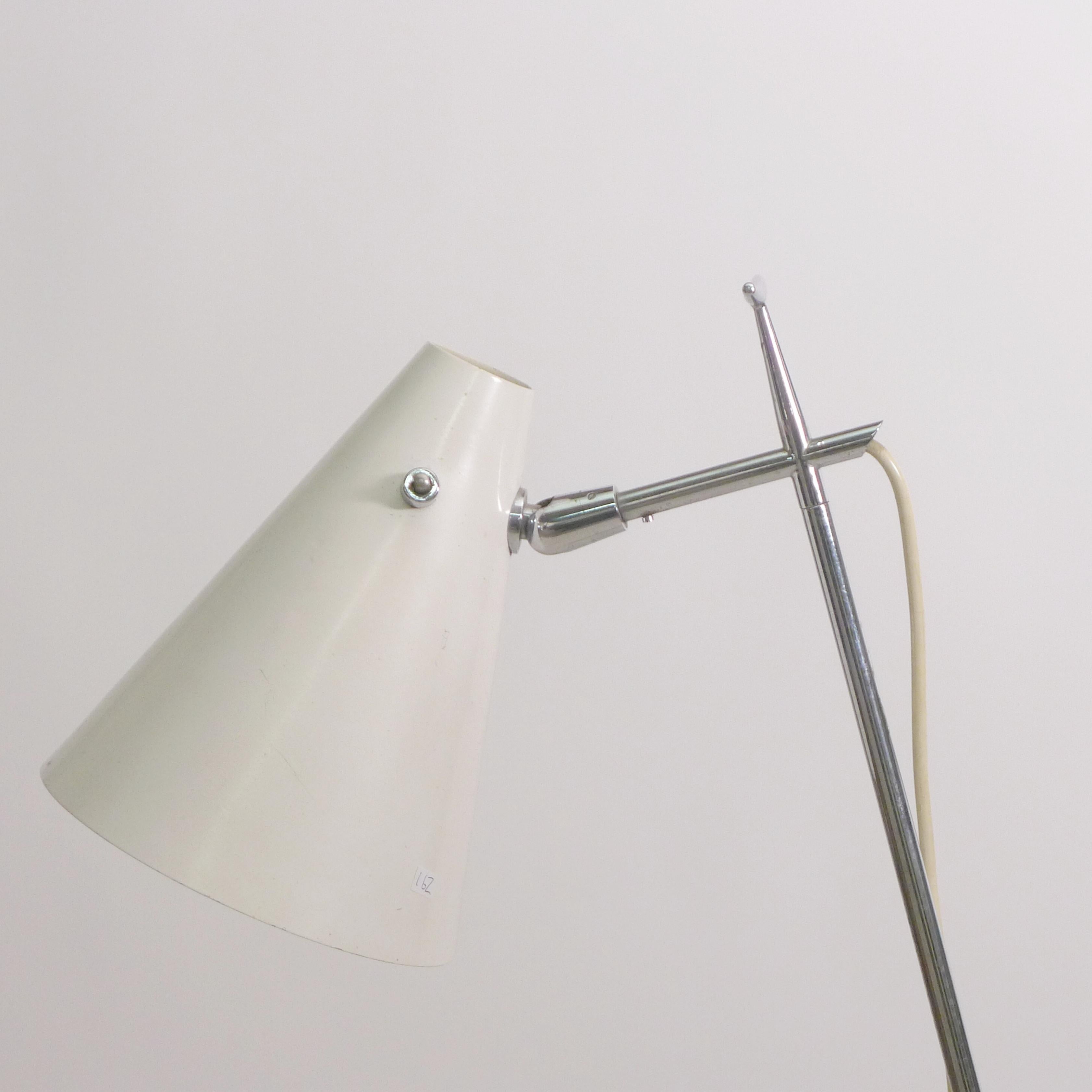 Angelo Ostuni & Renato Forti para Oluce, Lámpara de pie telescópica, Model No. 201, años 50 mediados del siglo XX en venta