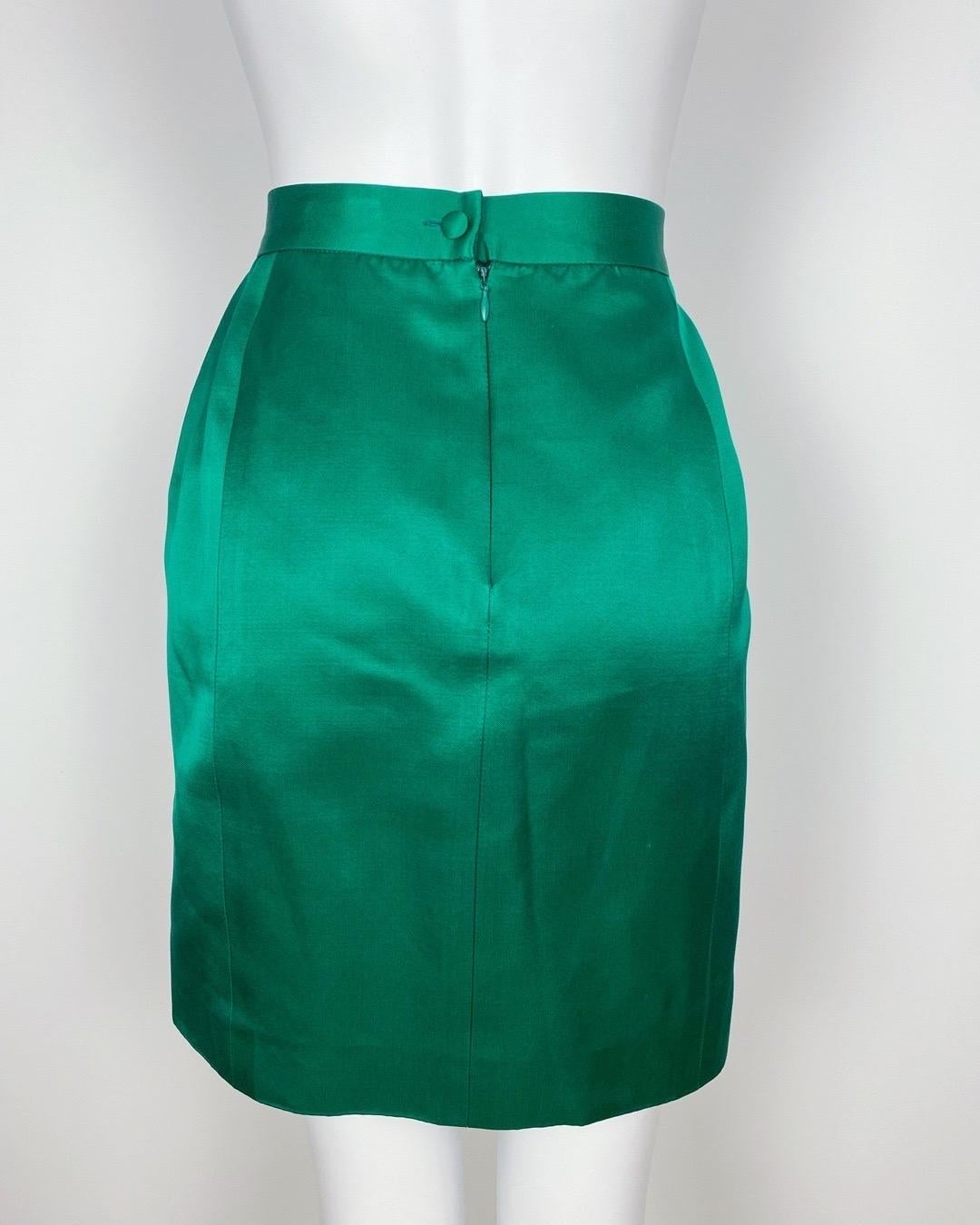 Angelo Tarlazzi, abito con gonna in seta verde smeraldo e colletto oversize, anni '80 in vendita 5