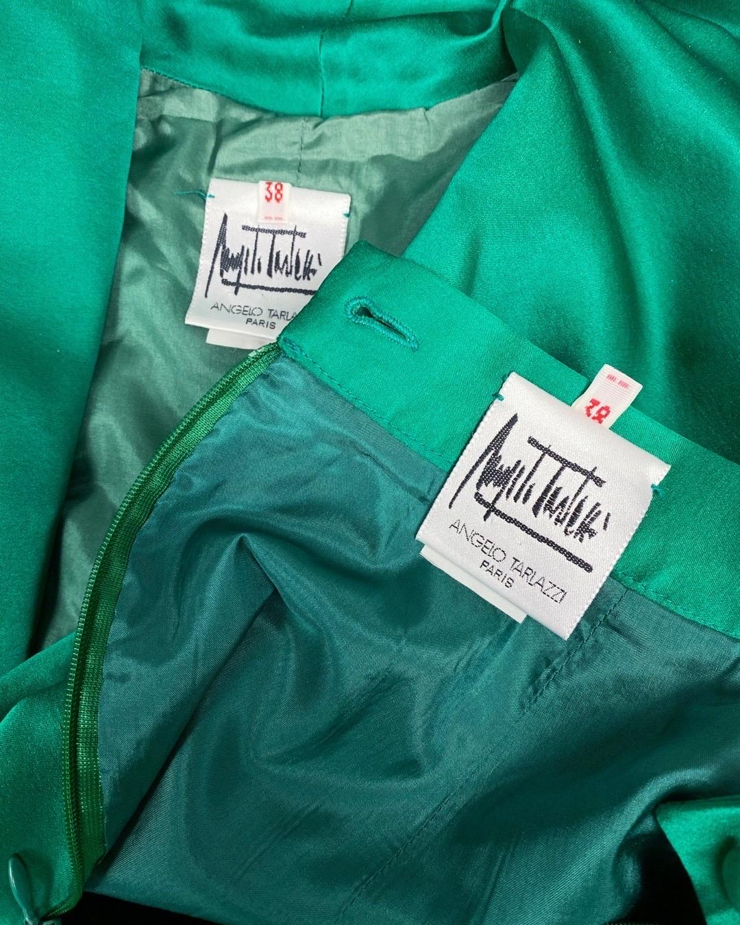 Angelo Tarlazzi, abito con gonna in seta verde smeraldo e colletto oversize, anni '80 in vendita 7