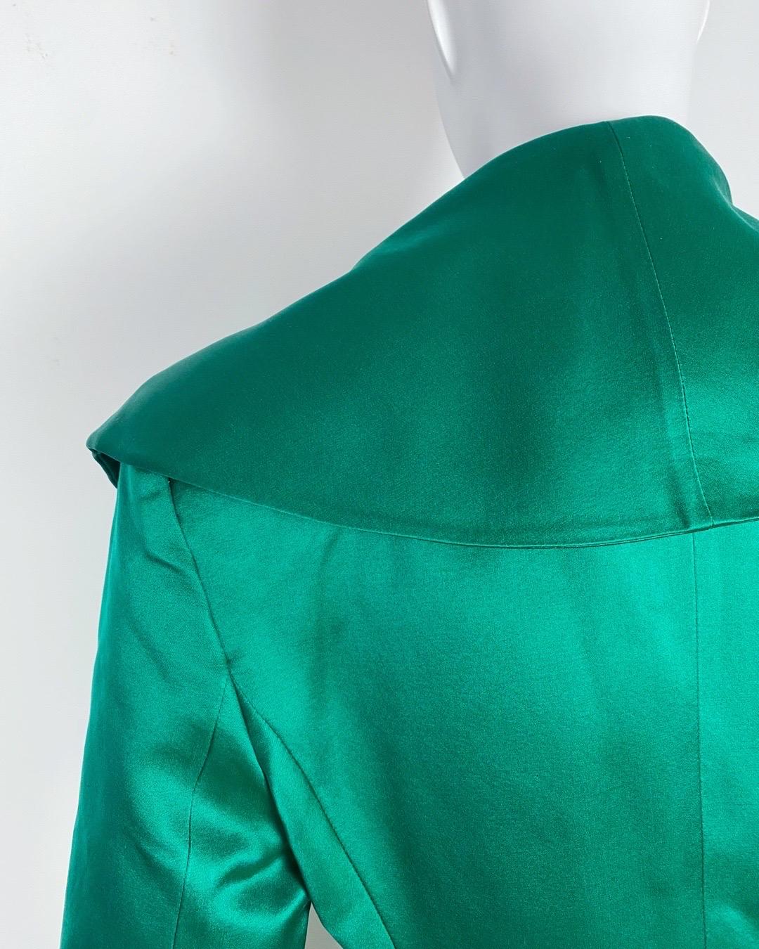 Angelo Tarlazzi, abito con gonna in seta verde smeraldo e colletto oversize, anni '80 in vendita 2