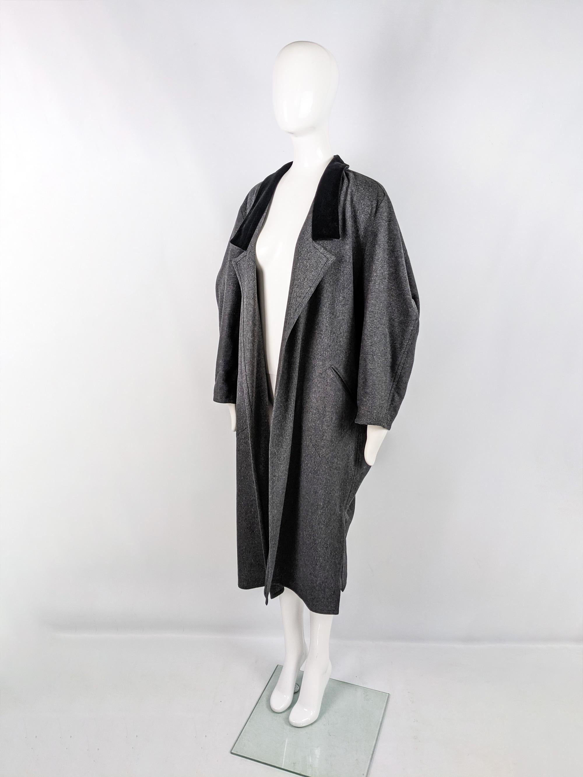 Women's Angelo Tarlazzi Paris Vintage Womens Grey Wool Architectural Cocoon Coat, 1980s