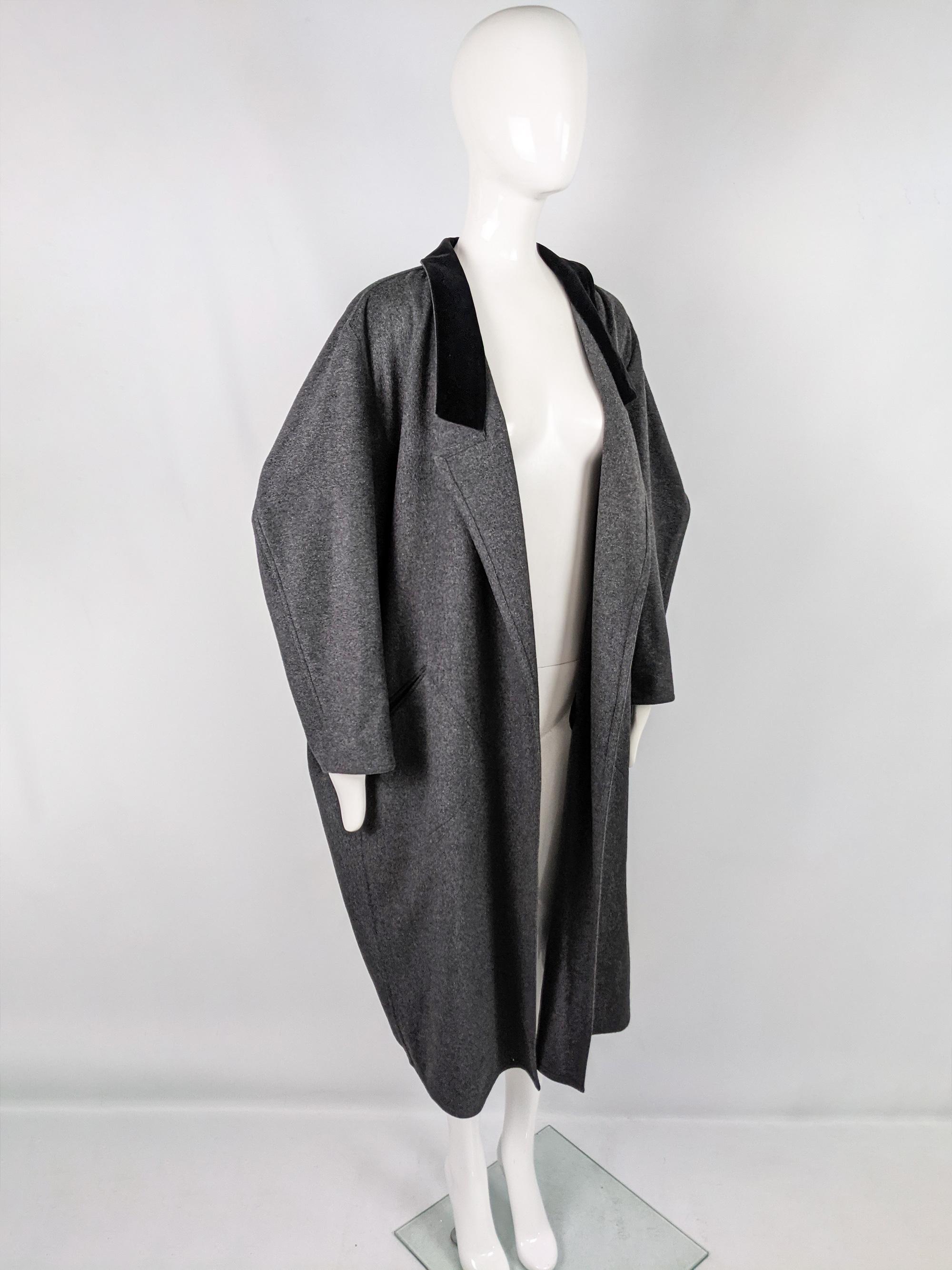 Angelo Tarlazzi Paris Vintage Womens Grey Wool Architectural Cocoon Coat, 1980s 1