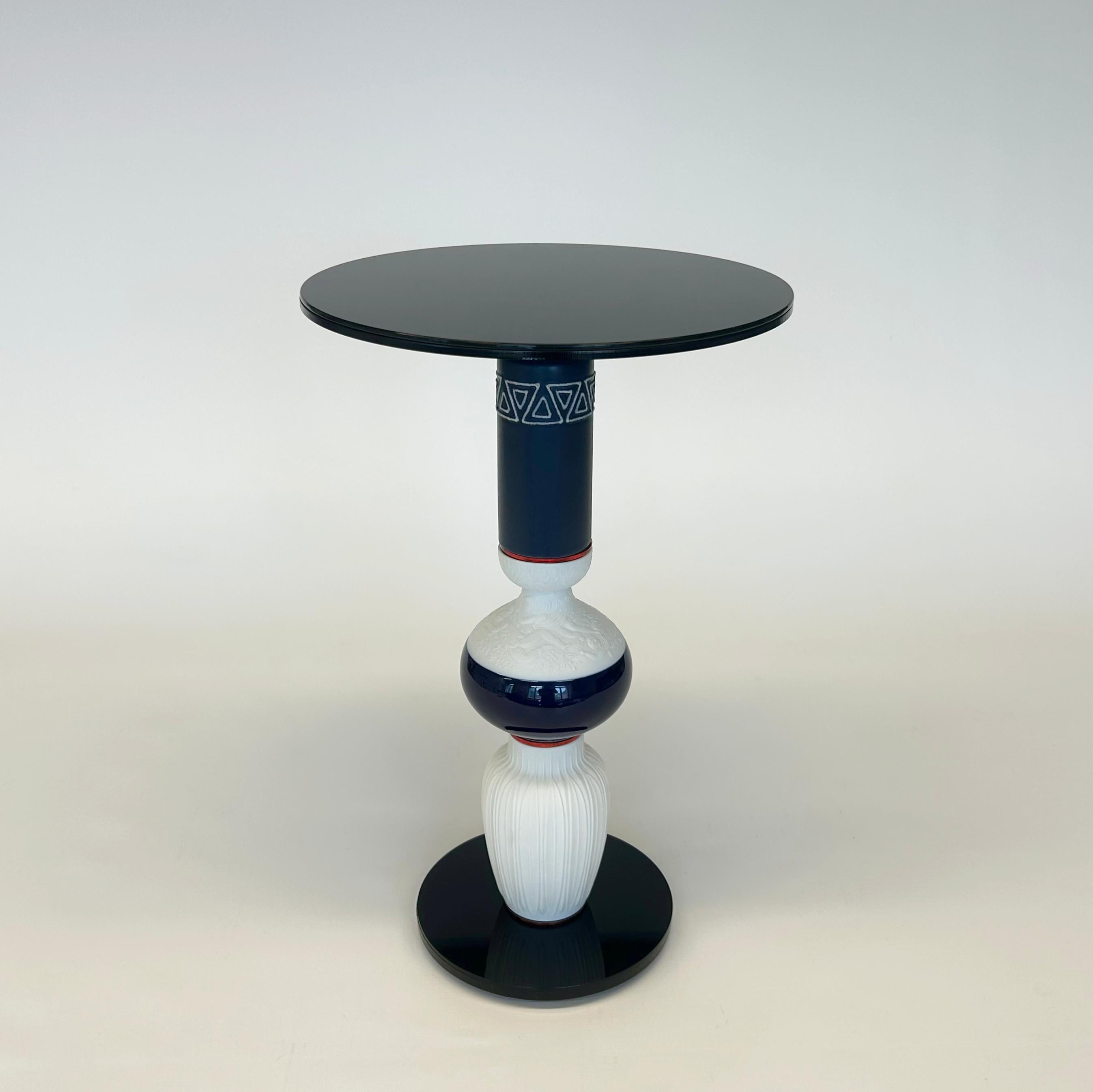 Allemand Anges, Table d'appoint en vente