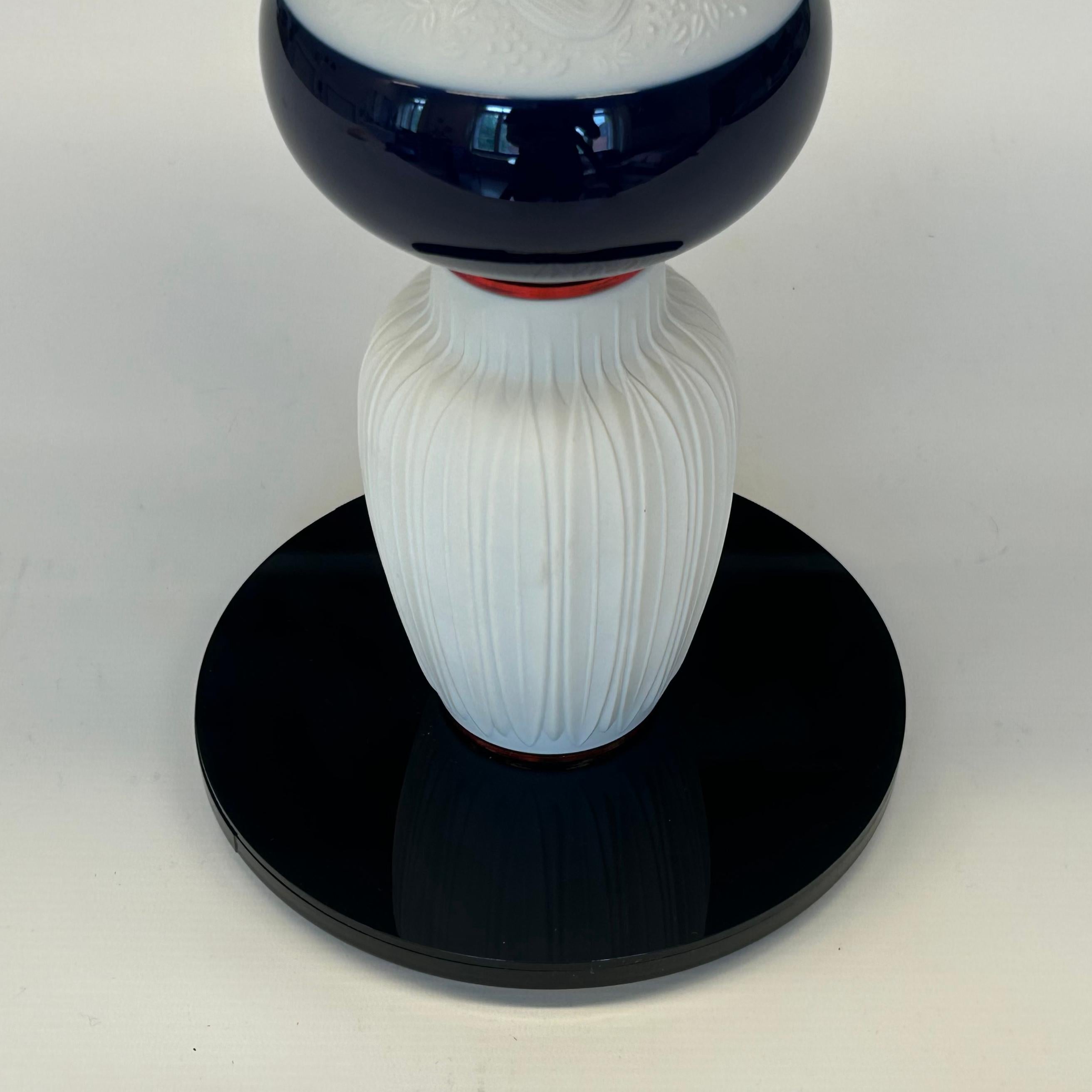 XXIe siècle et contemporain Anges, Table d'appoint en vente