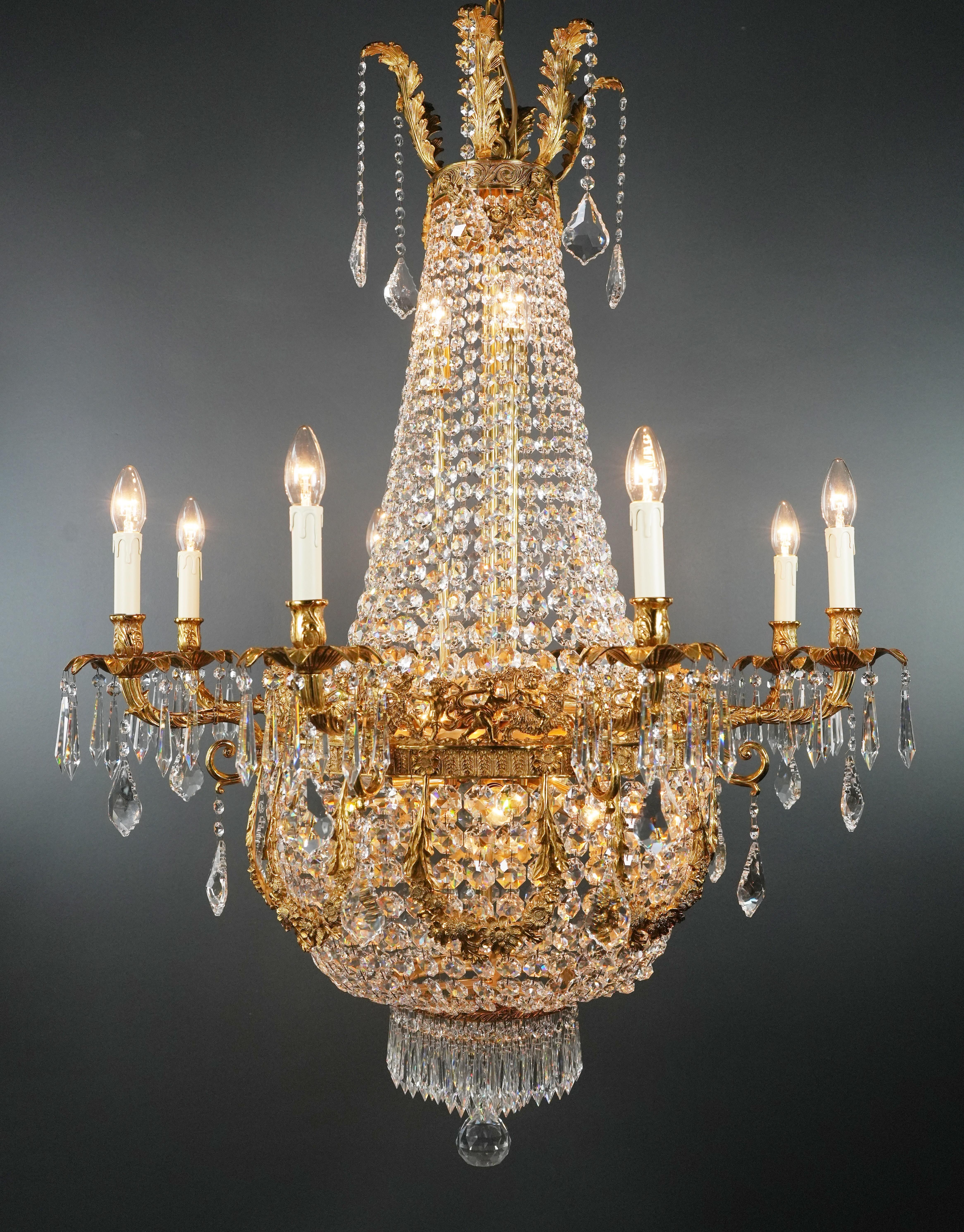 Putto Wreat Brass Basket Empire Sac a Pearl Chandelier Crystal and Antique Gold For Sale 2