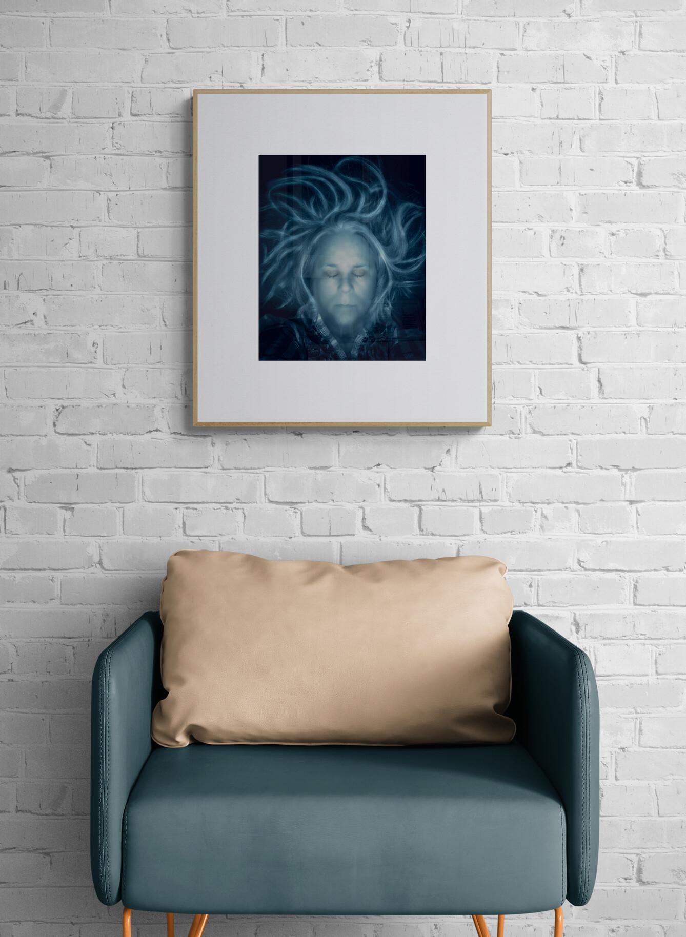 Life Under (bleu, froid, portrait, Méduse) en vente 1