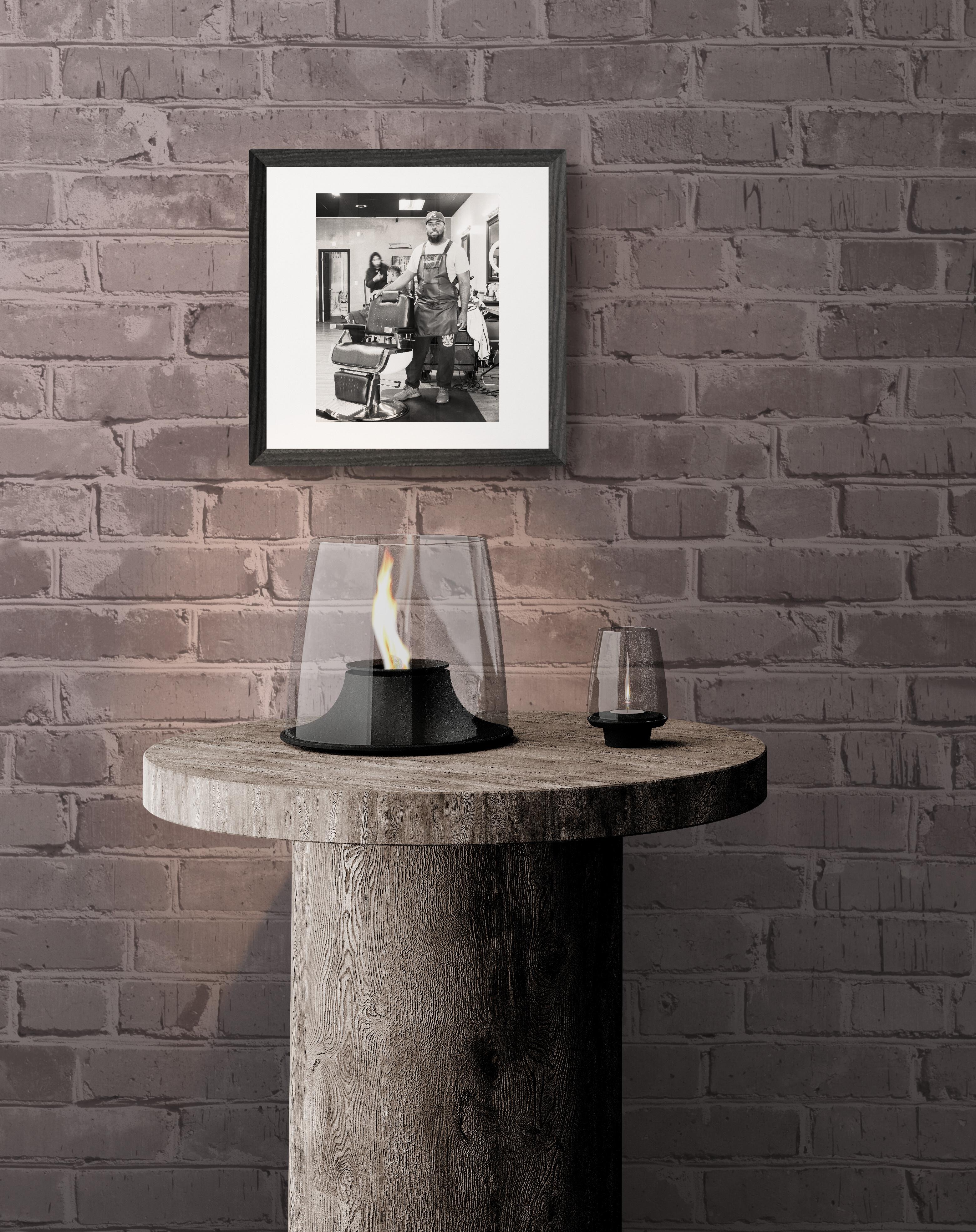 Manuel Manuel, Barber (40% OFF-LIST-Preis) (Zeitgenössisch), Photograph, von Angie Jennings