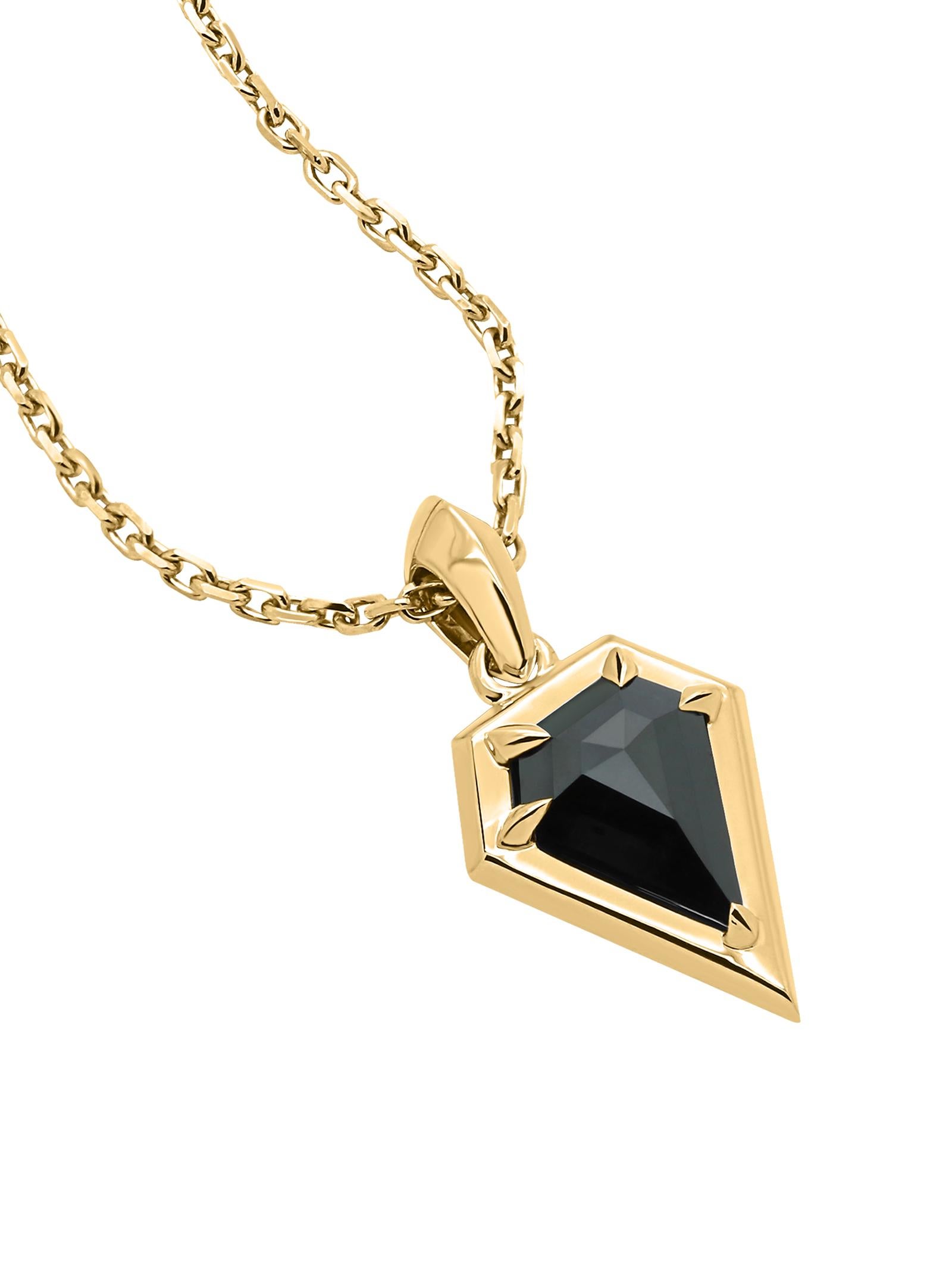 Taille écusson Angie Marei, collier pendentif Aphrodite en or jaune 18 carats et diamants noirs de 1,20 carat en vente