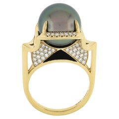 Angie Marie Isis Goddess Ring, 18 Karat Gold 13 mm Tahiti-Perle Diamant Schwarz Emaille