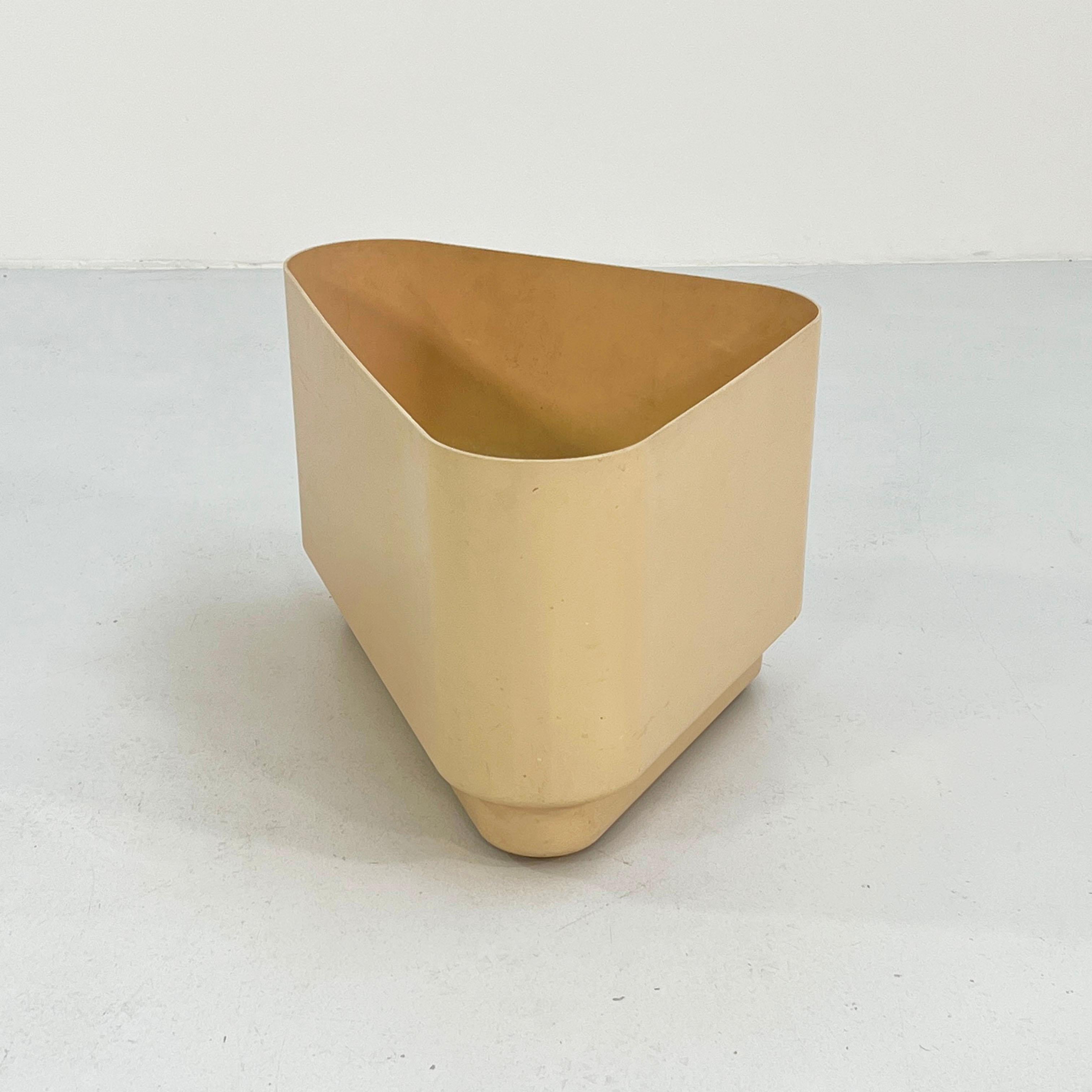 Angle Planter on Wheels by Nena Balsari for Kartell, 1970s In Good Condition In Ixelles, Bruxelles
