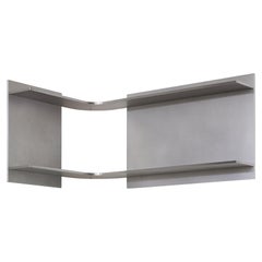 Angle-Regal aus gewachstem Aluminium von Johan Viladrich