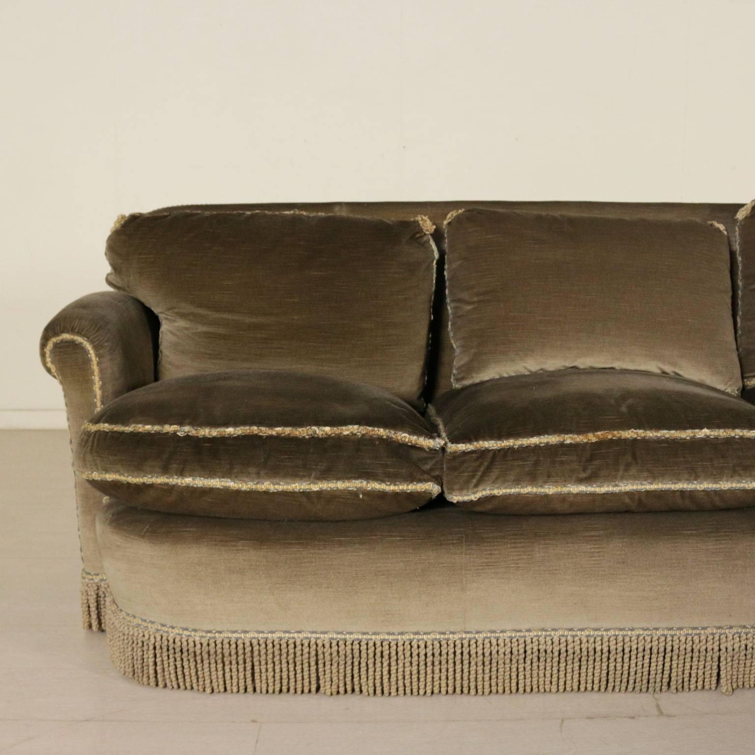 Angle Sofa Feather Cushions Vintage Manufactured in Italy, 1940s In Good Condition In Milano, IT