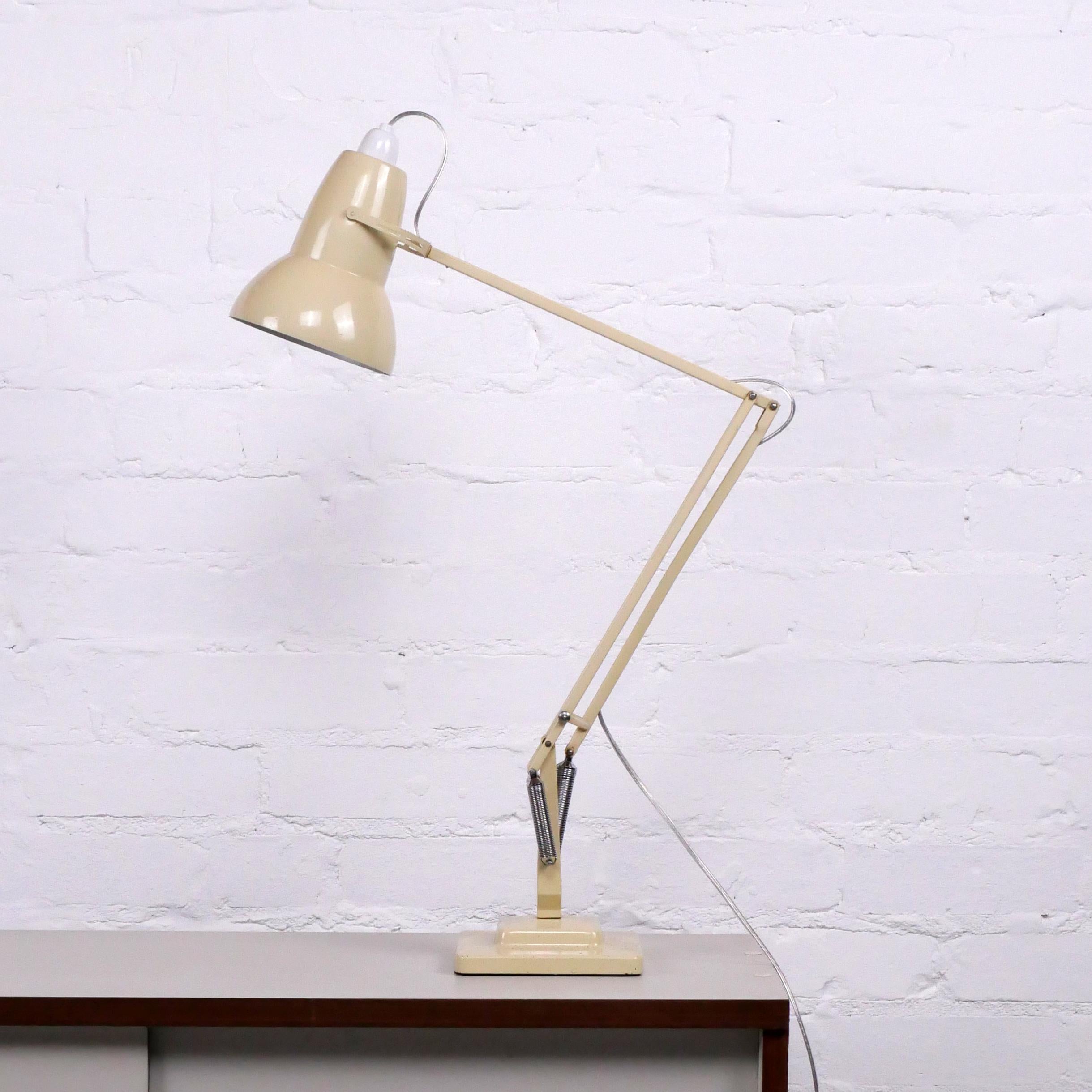 George Carwardine (Designer), UK
Herbert Terry & Sons (manufacturer), UK

Anglepoise lamp, model 1227, manufactured 1938-68

Original cream painted finish, chromed metal fittings, felt to underside of base. New bulb fitting. Re-wired and fully