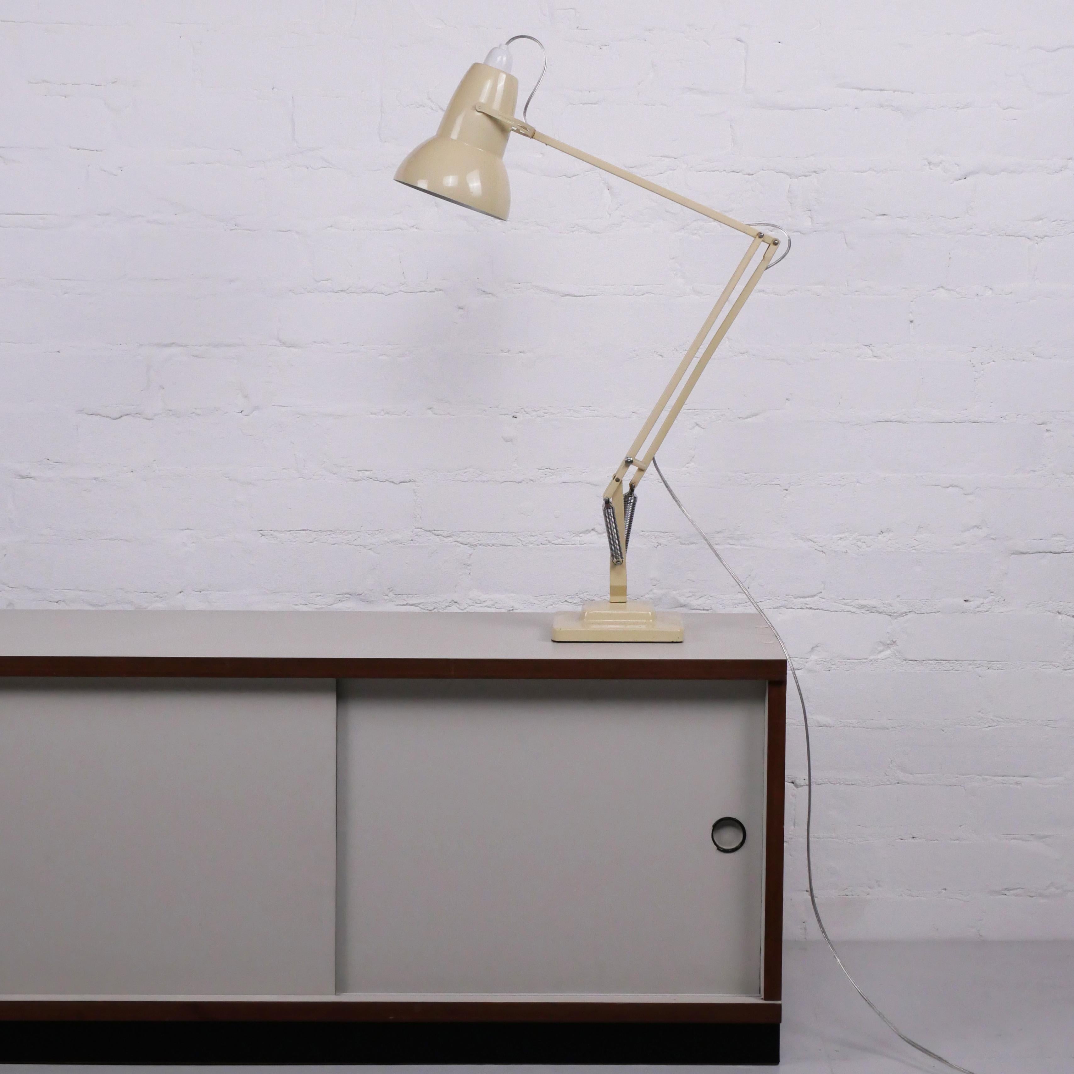 British Anglepoise lamp model 1227, mid-century, original, rewired and fully functioning
