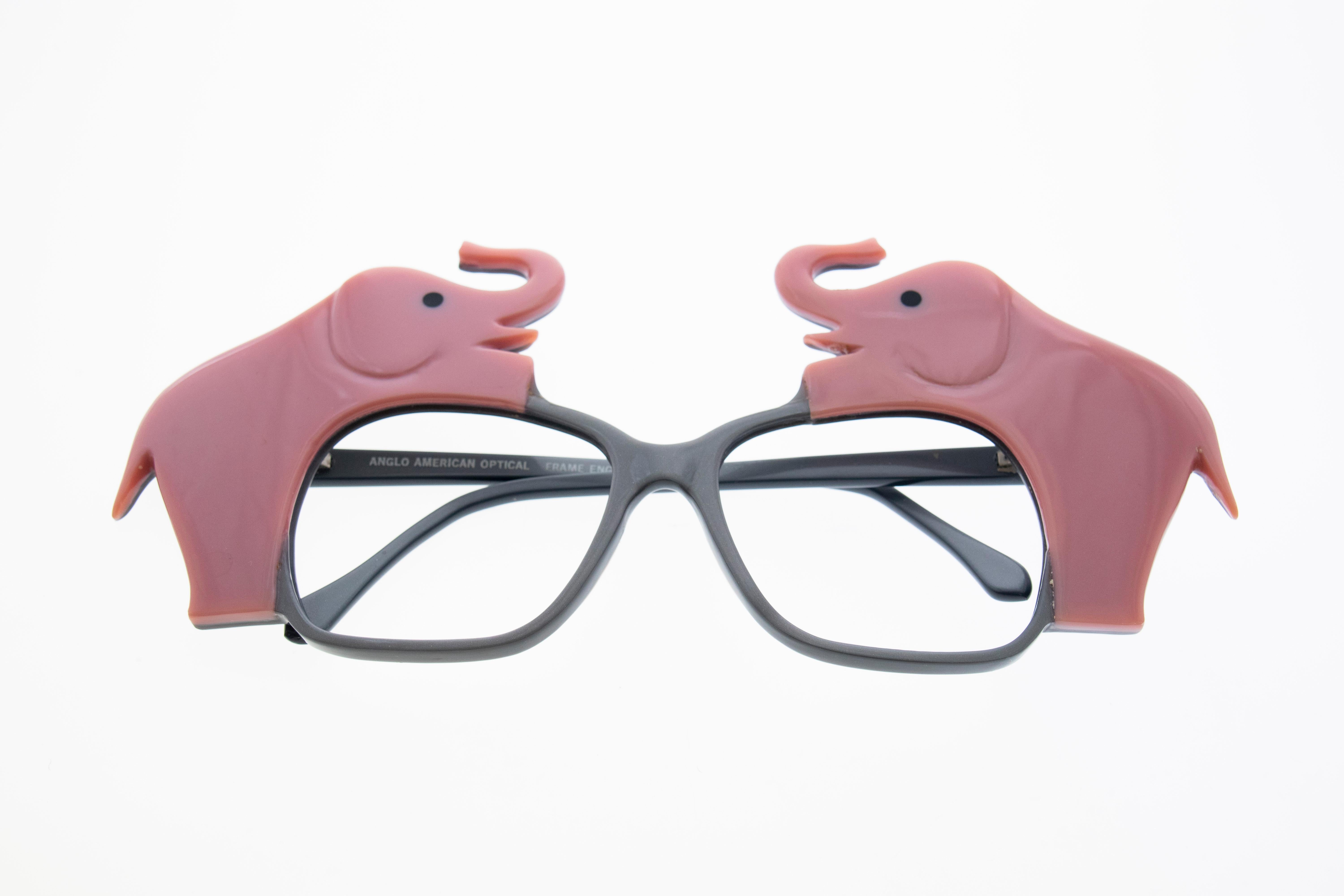 Anglo-amerikanische Eyewear – ELEPHANTS für Damen oder Herren im Angebot