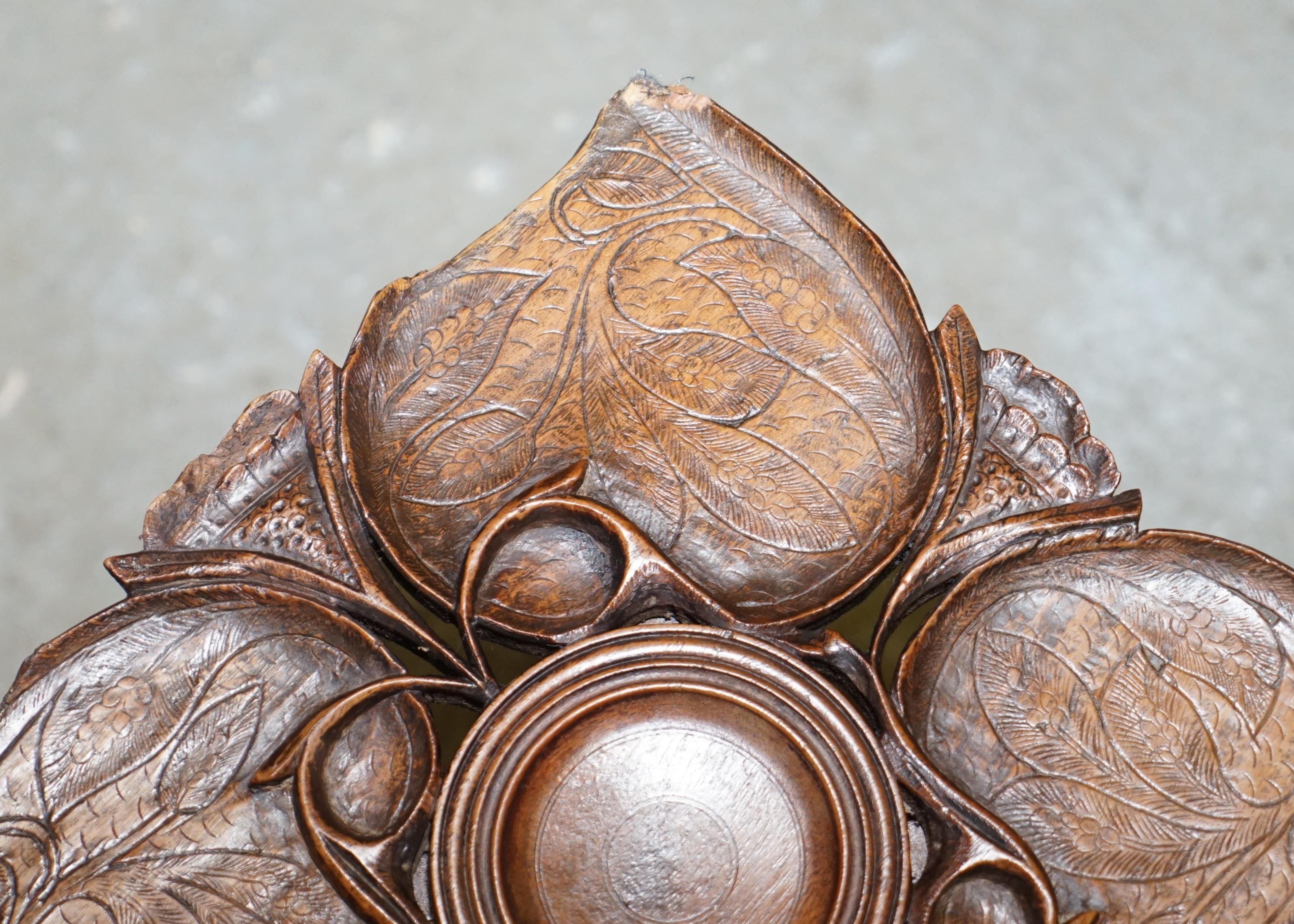 Bois de feuillus Lampe d'appoint pliante anglo- birmane du 19ème siècle, sculptée à la main, pour table à vin en vente