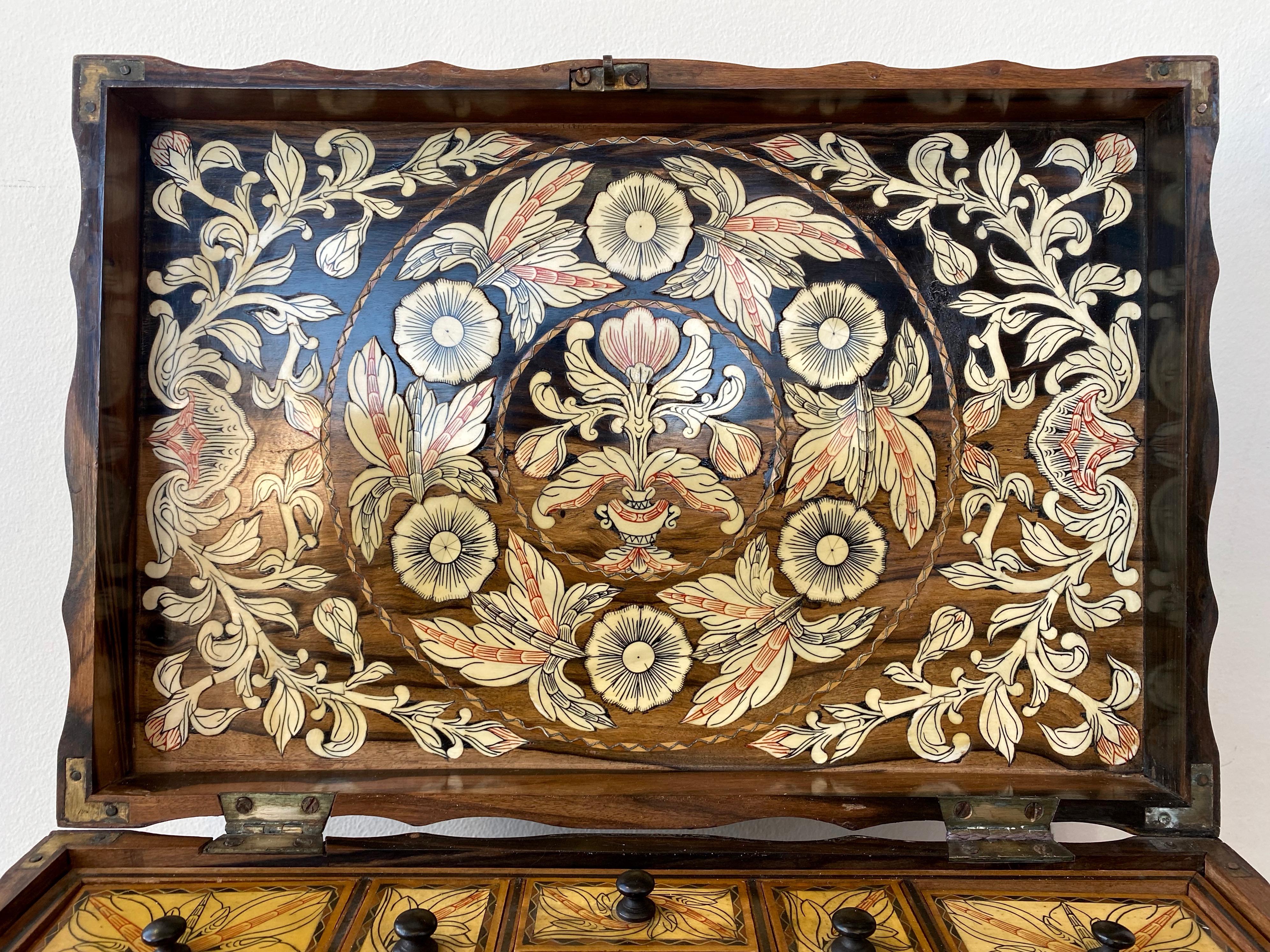 Anglo-Ceylonese Coromandel Work Box with Exceptional Decoration, Late 19th C. In Good Condition In San Francisco, CA