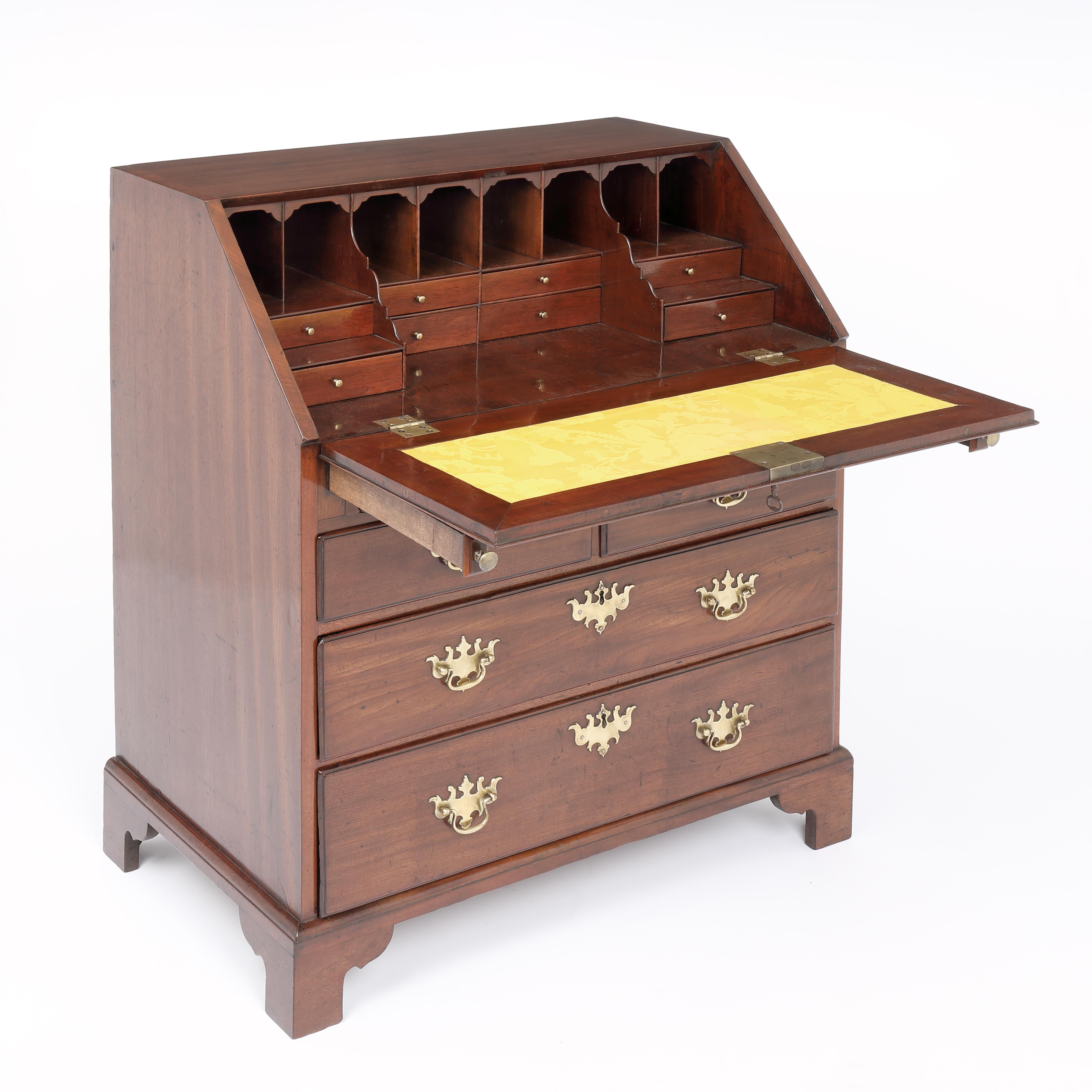 Anglo Chinese/Chinese Export Qianlong Bureau In Good Condition For Sale In Folkestone, GB