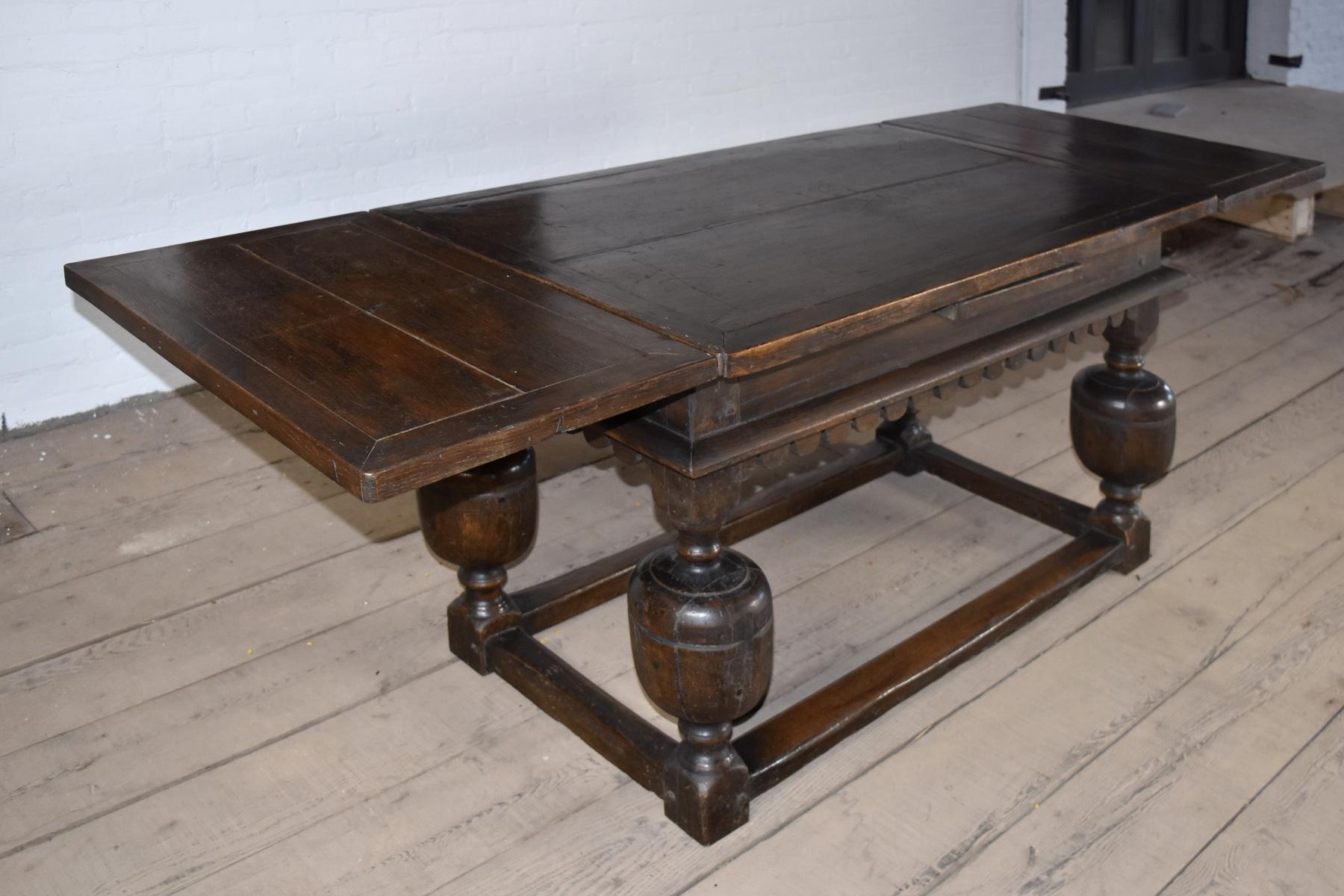 Anglo-Dutch 17th Century Oak Draw-Leaf Centre or Dining Table 8