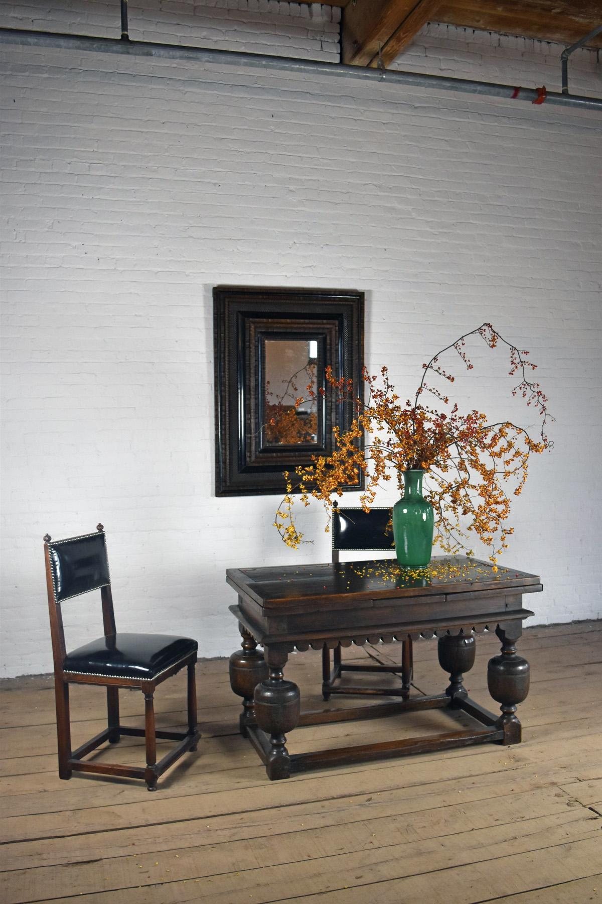 Anglo-Dutch 17th Century Oak Draw-Leaf Centre or Dining Table 1