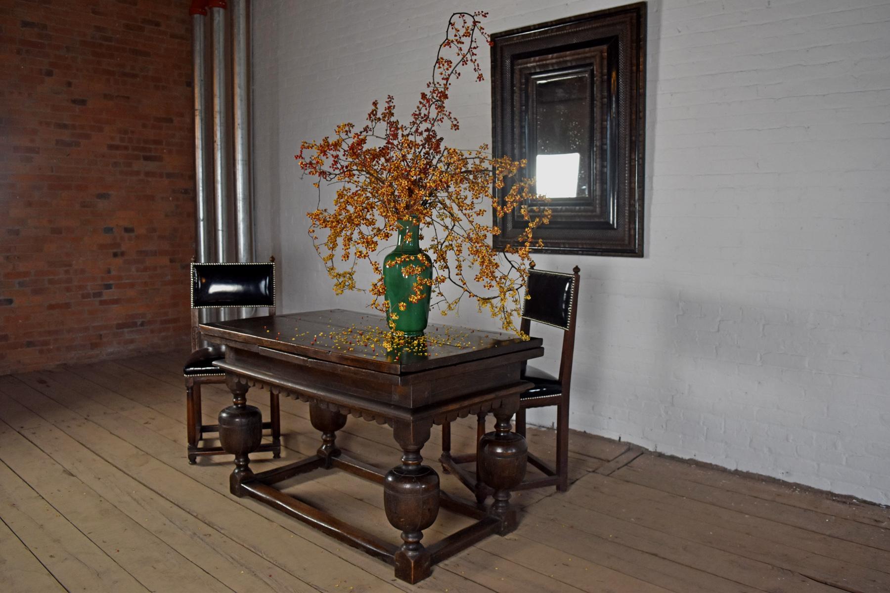 Anglo-Dutch 17th Century Oak Draw-Leaf Centre or Dining Table 2