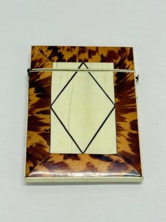 Portacarte anglo-europeo in finta tartaruga e osso con pannello geometrico A.I.C. 1830