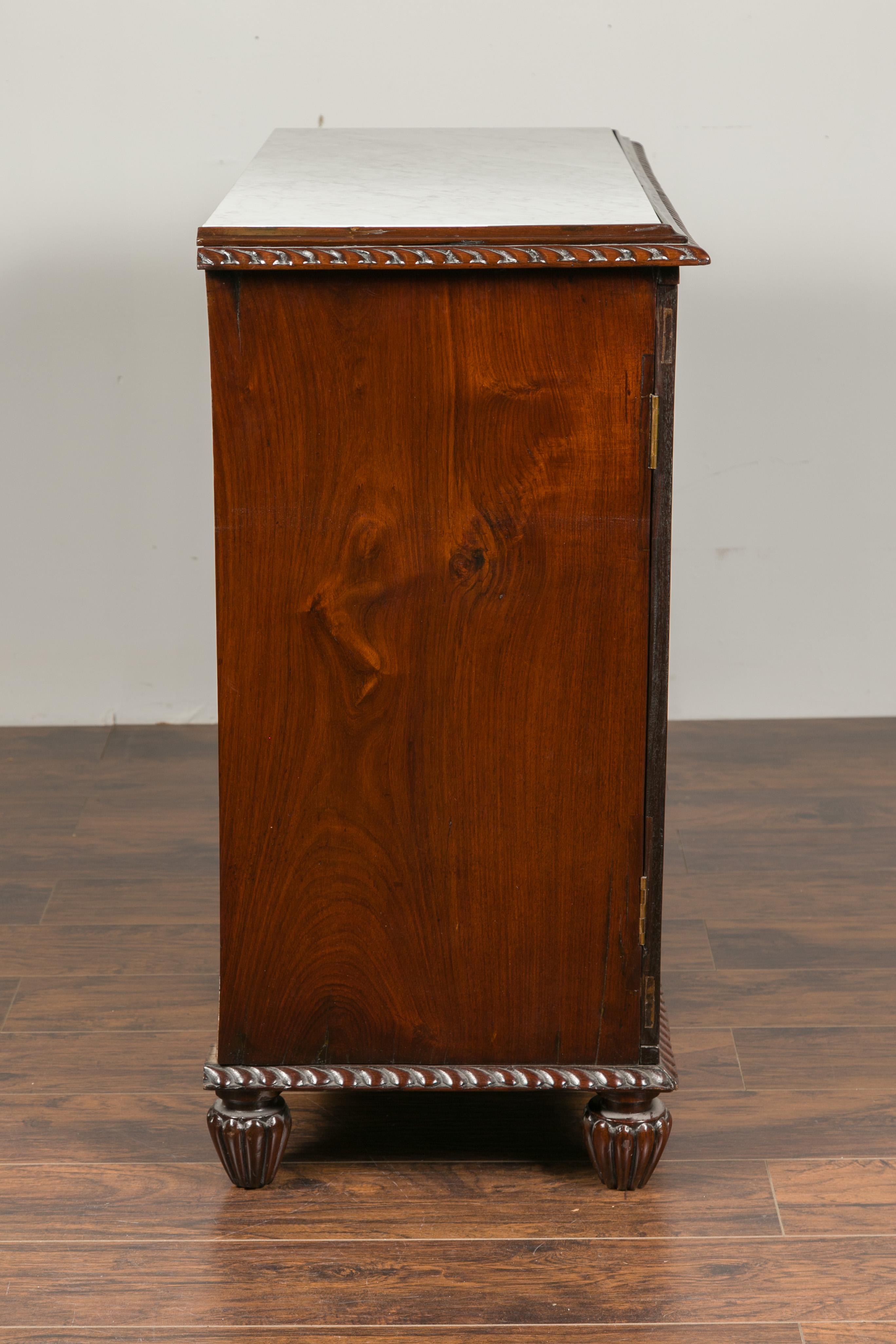 Anglo-Indian 1880s Mahogany Buffet with White Marble Top and Oval Reeded Motifs 5