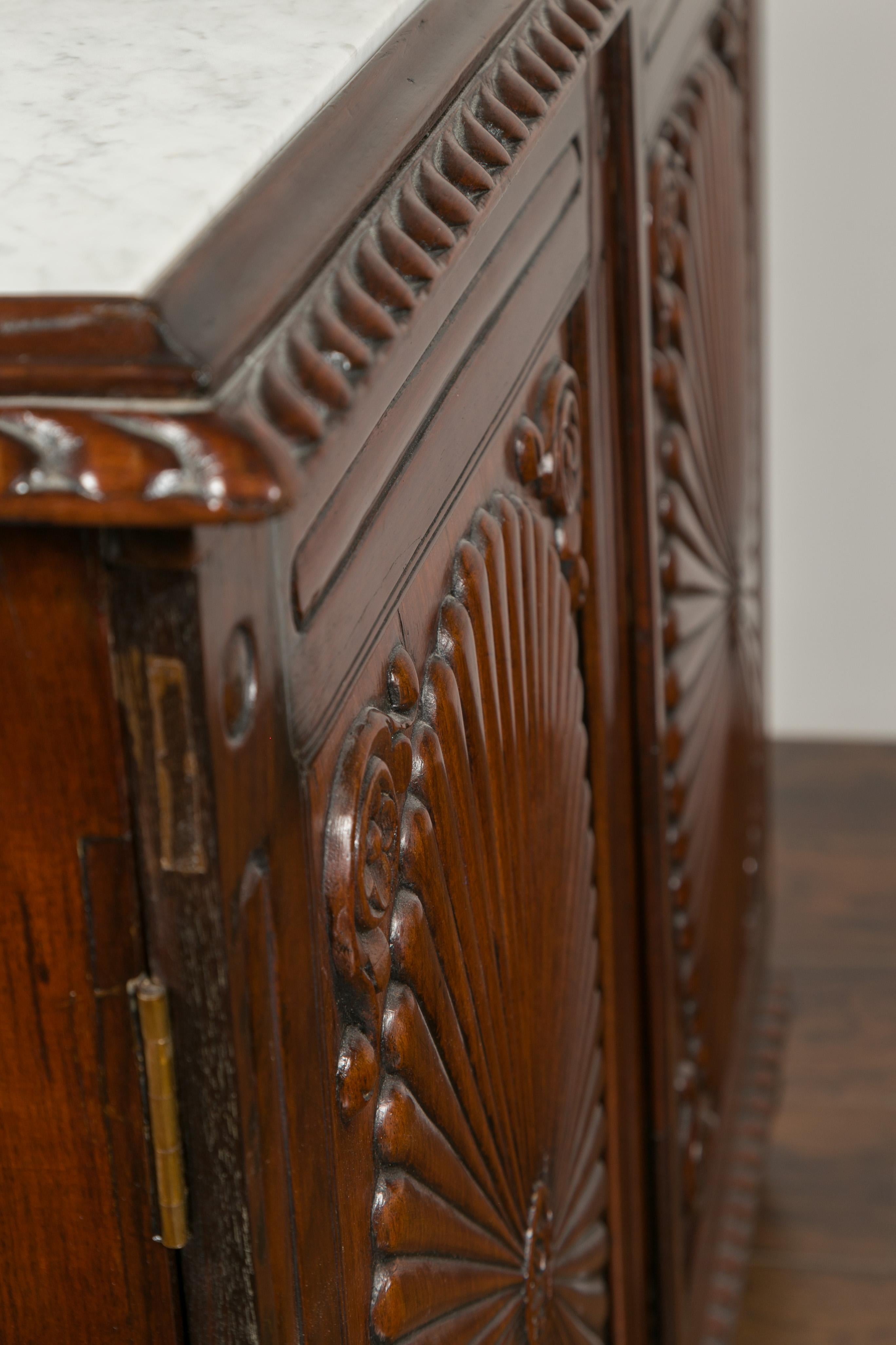 Anglo-Indian 1880s Mahogany Buffet with White Marble Top and Oval Reeded Motifs 7