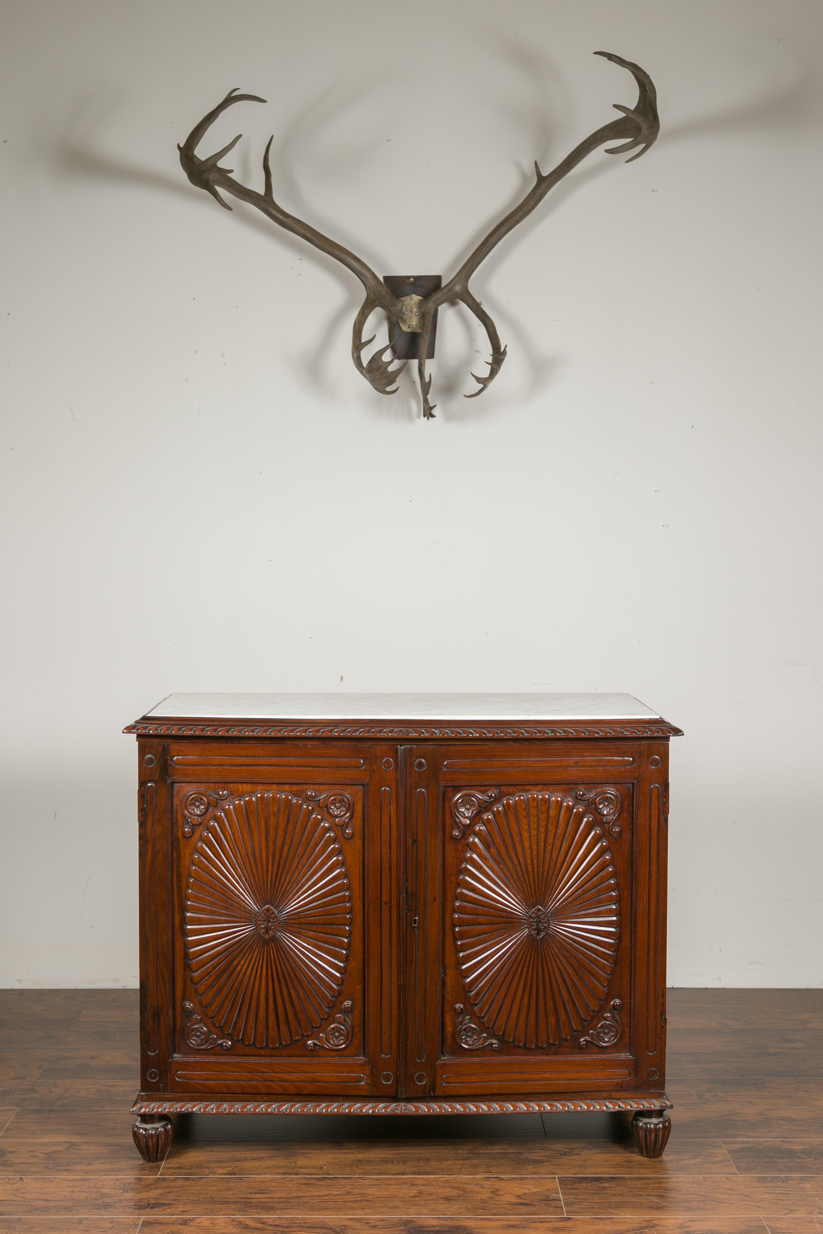 Anglo-Indian 1880s Mahogany Buffet with White Marble Top and Oval Reeded Motifs In Good Condition In Atlanta, GA