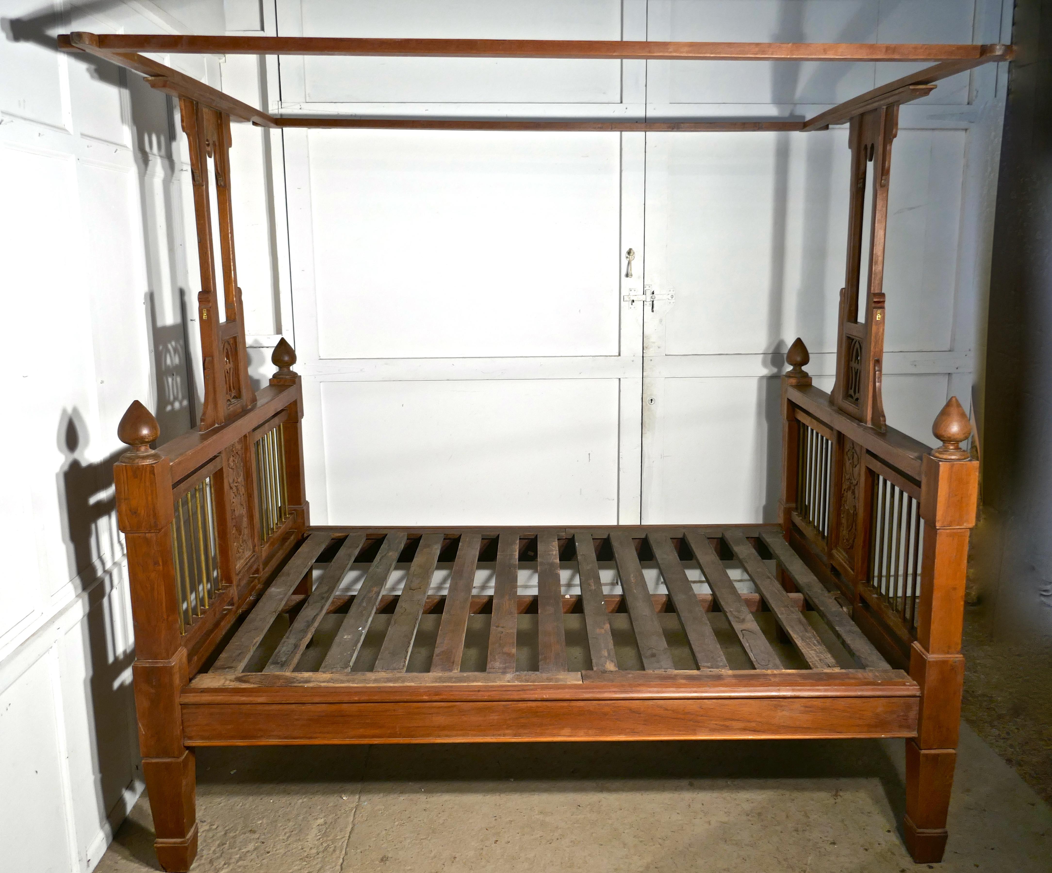 Anglo Indian Antique 4 Poster 5ft Double Bed  This is a very unusual bed it has  For Sale 4