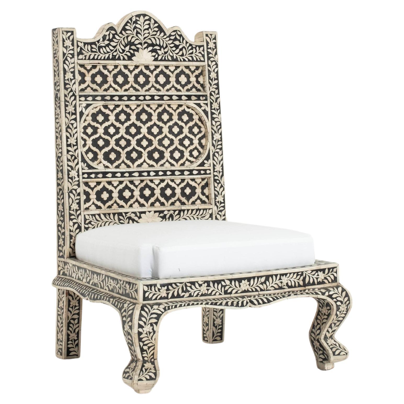 Anglo-Indien Noir  Chaise à pantoufles en incrustation d'os blanc en vente