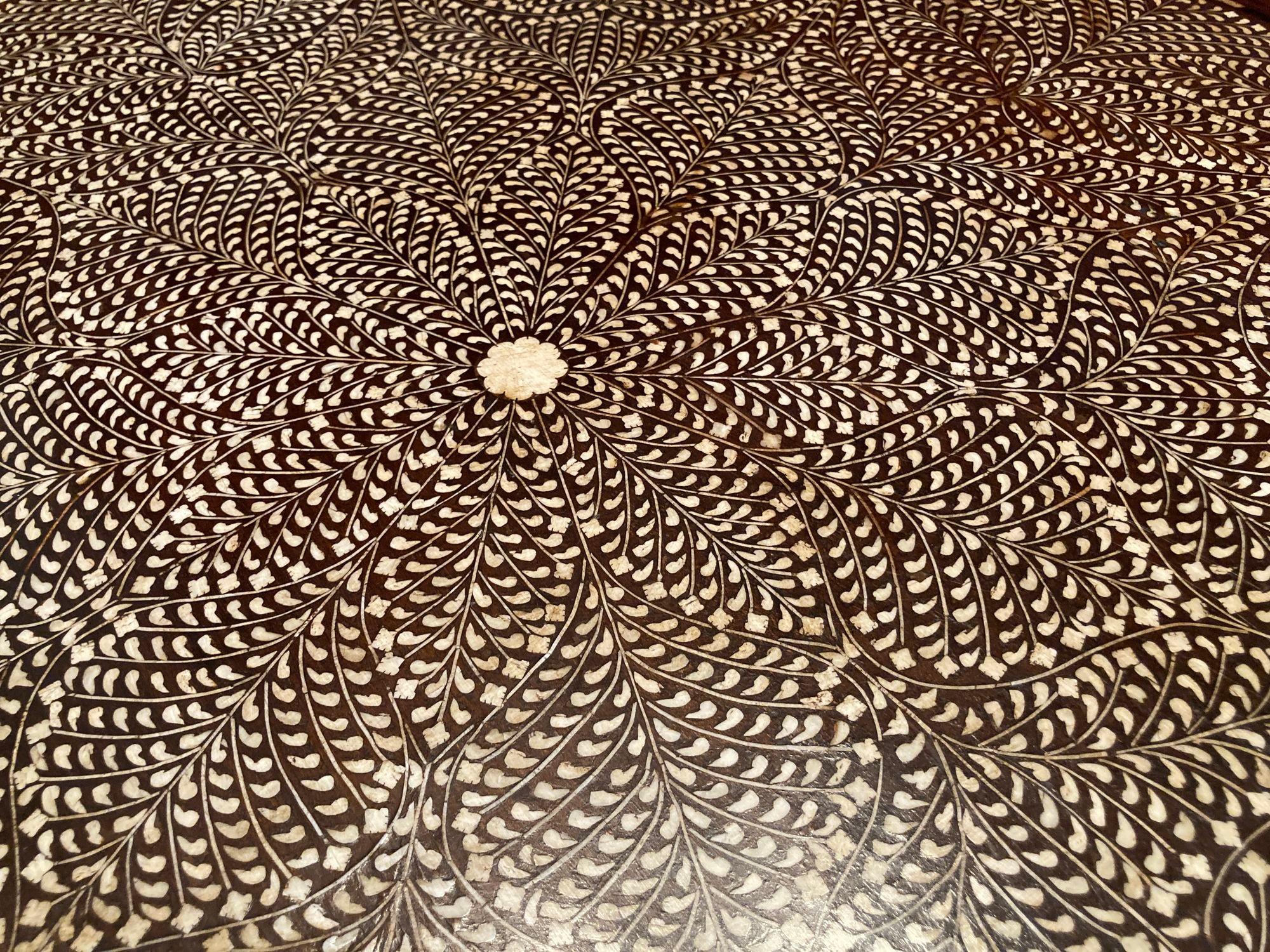 Anglo Indian bone inlaid Center Pedestal Table For Sale 3