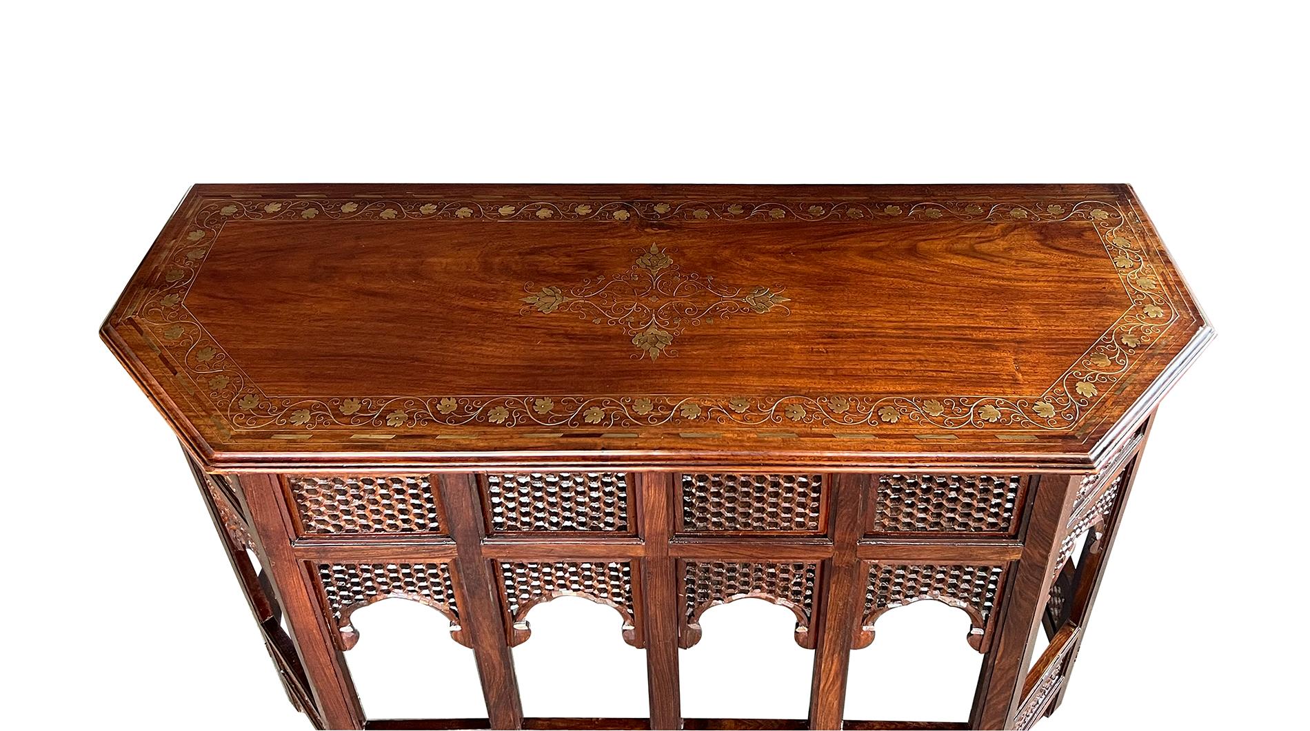 Anglo Indian Brass Inlaid Traveling Console Table (Anglo-indisch) im Angebot